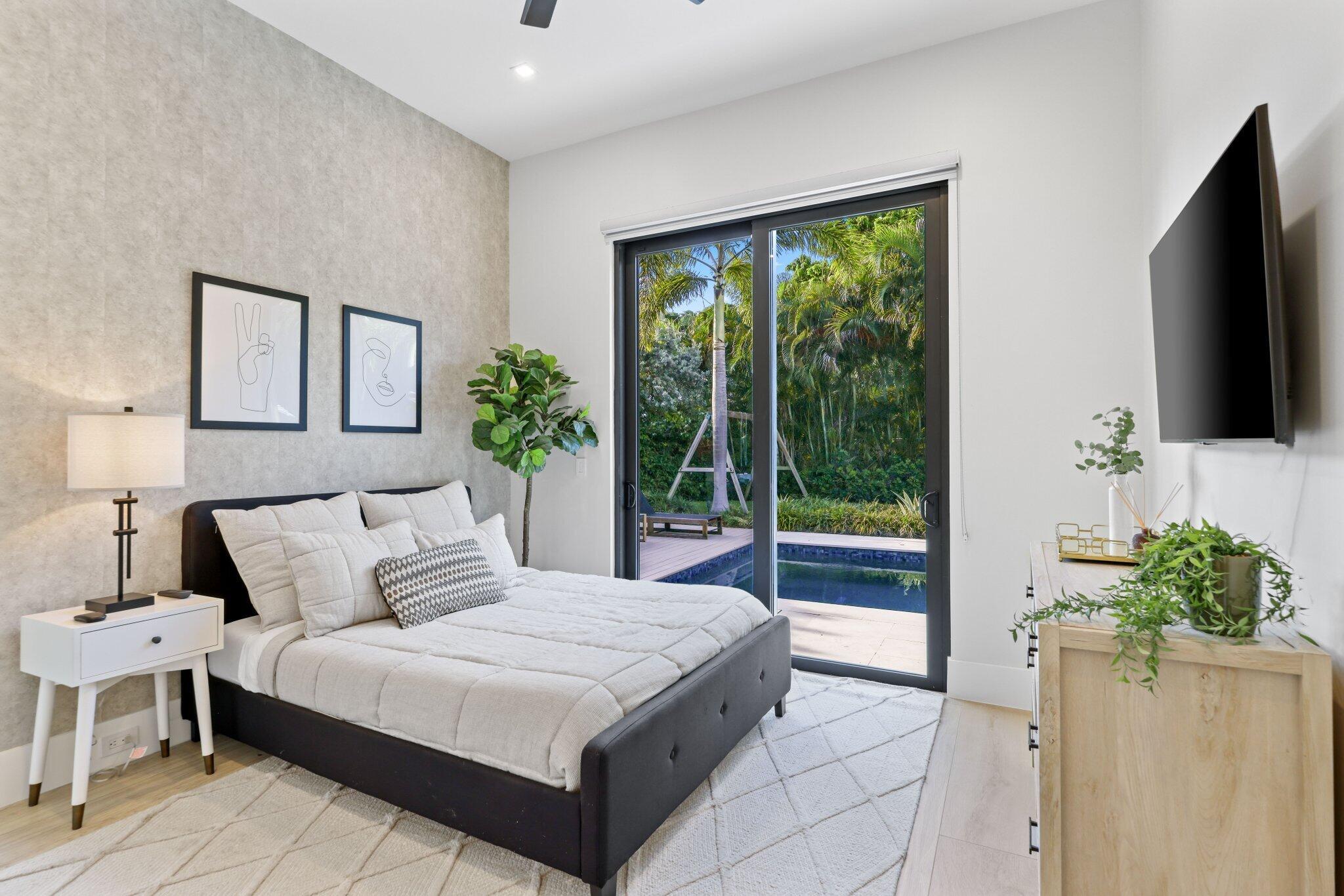 525 Whispering Pines Rd Boynton Beach, FL 33435