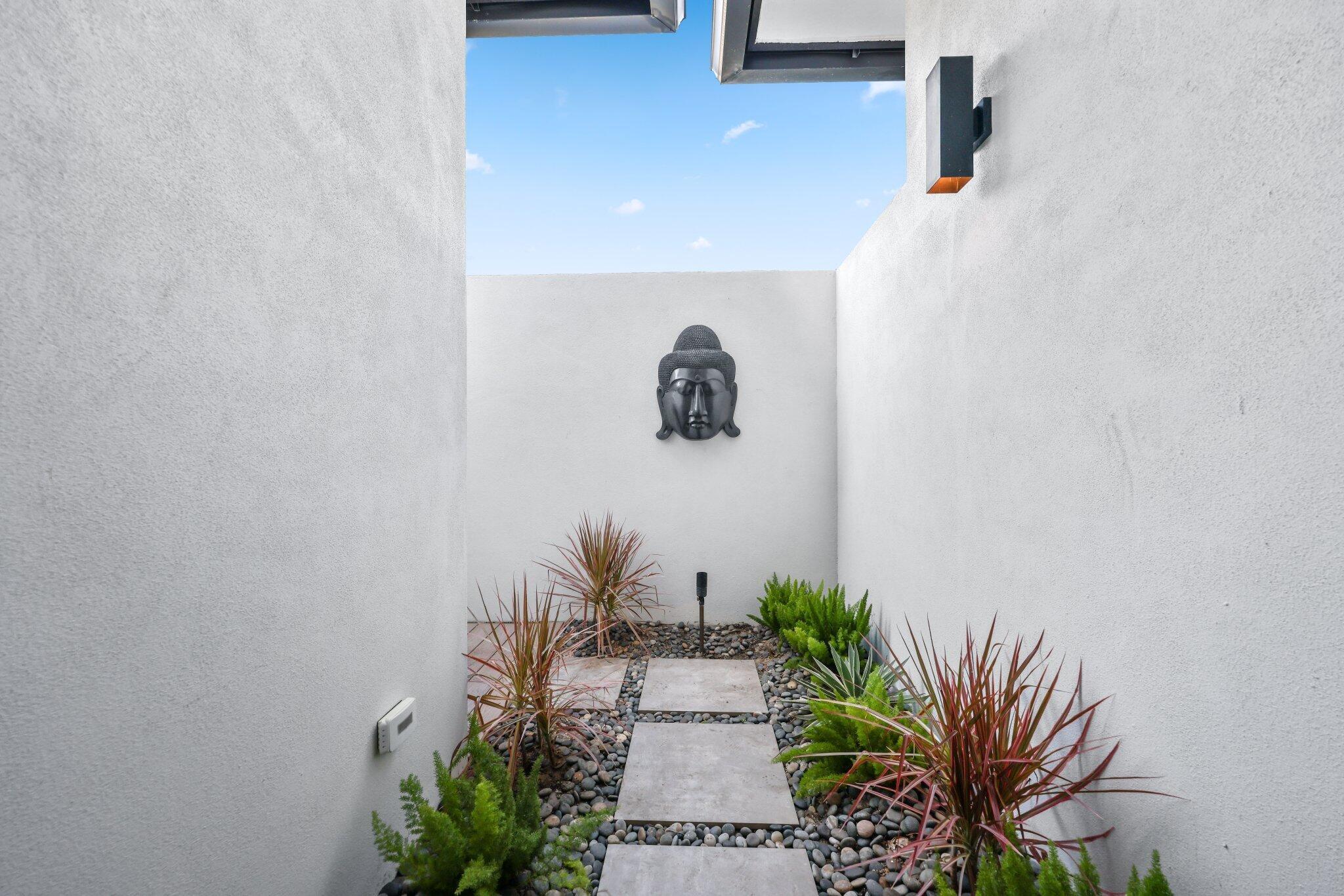 525 Whispering Pines Rd Boynton Beach, FL 33435