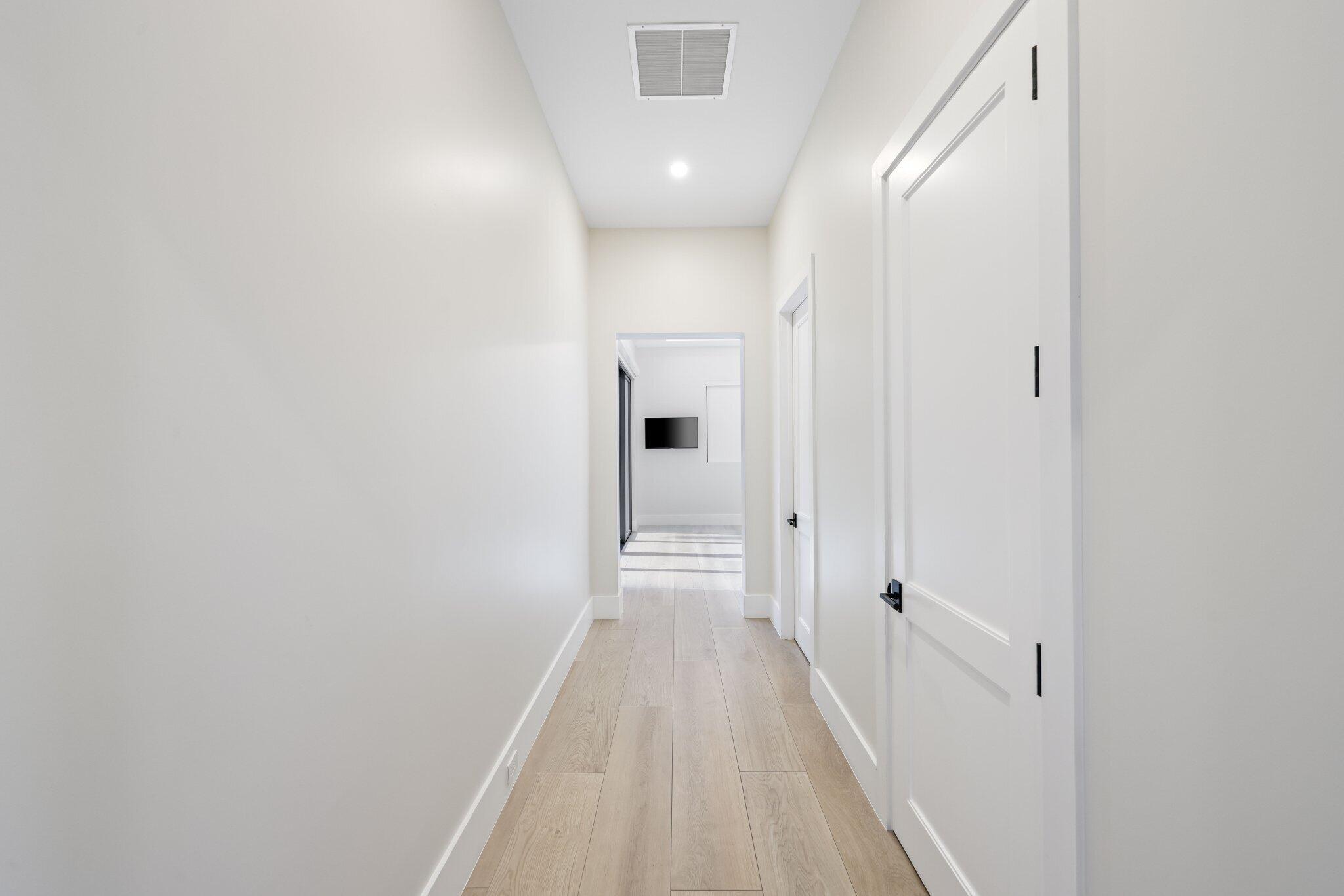 525 Whispering Pines Rd Boynton Beach, FL 33435