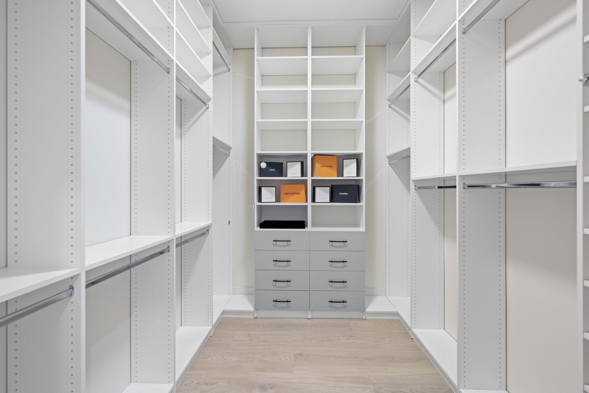 525 Whispering Pines Rd Boynton Beach, FL 33435