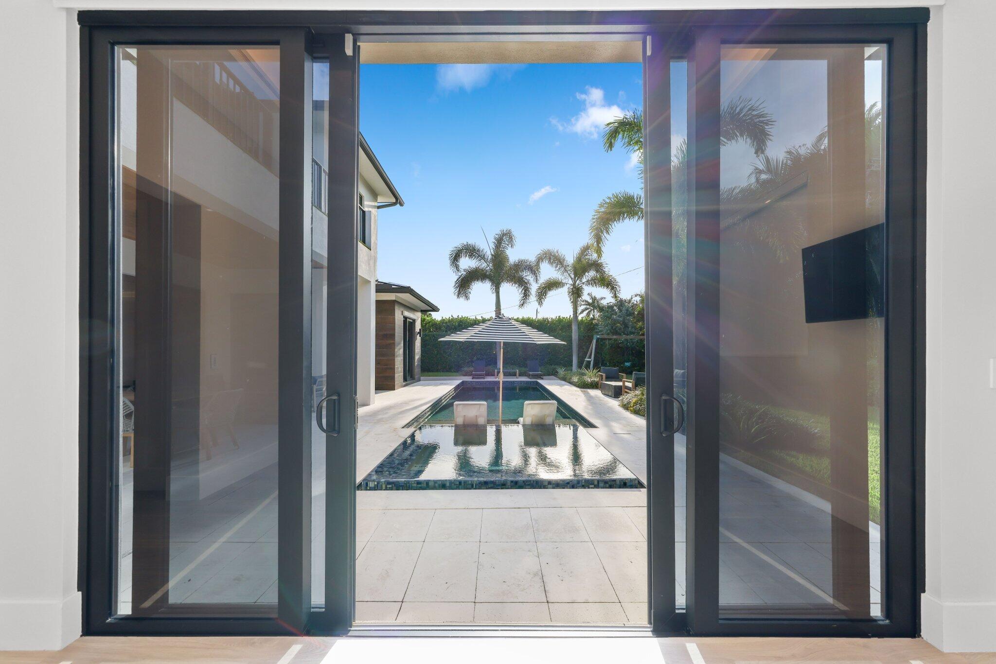 525 Whispering Pines Rd Boynton Beach, FL 33435