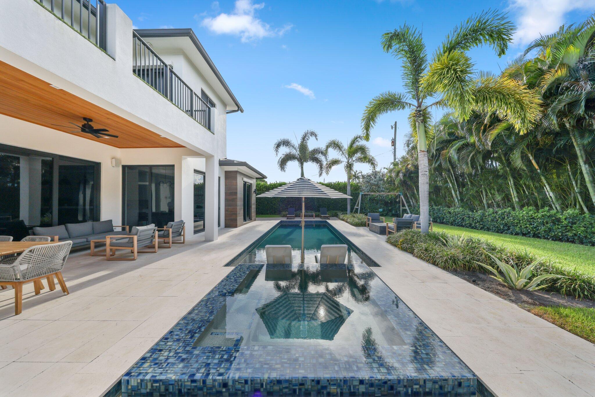 525 Whispering Pines Rd Boynton Beach, FL 33435