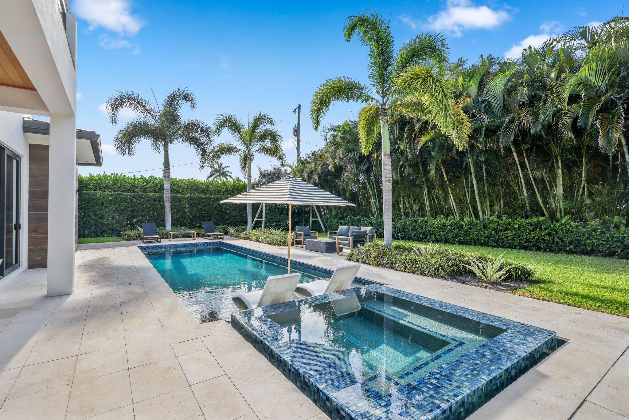 525 Whispering Pines Rd Boynton Beach, FL 33435