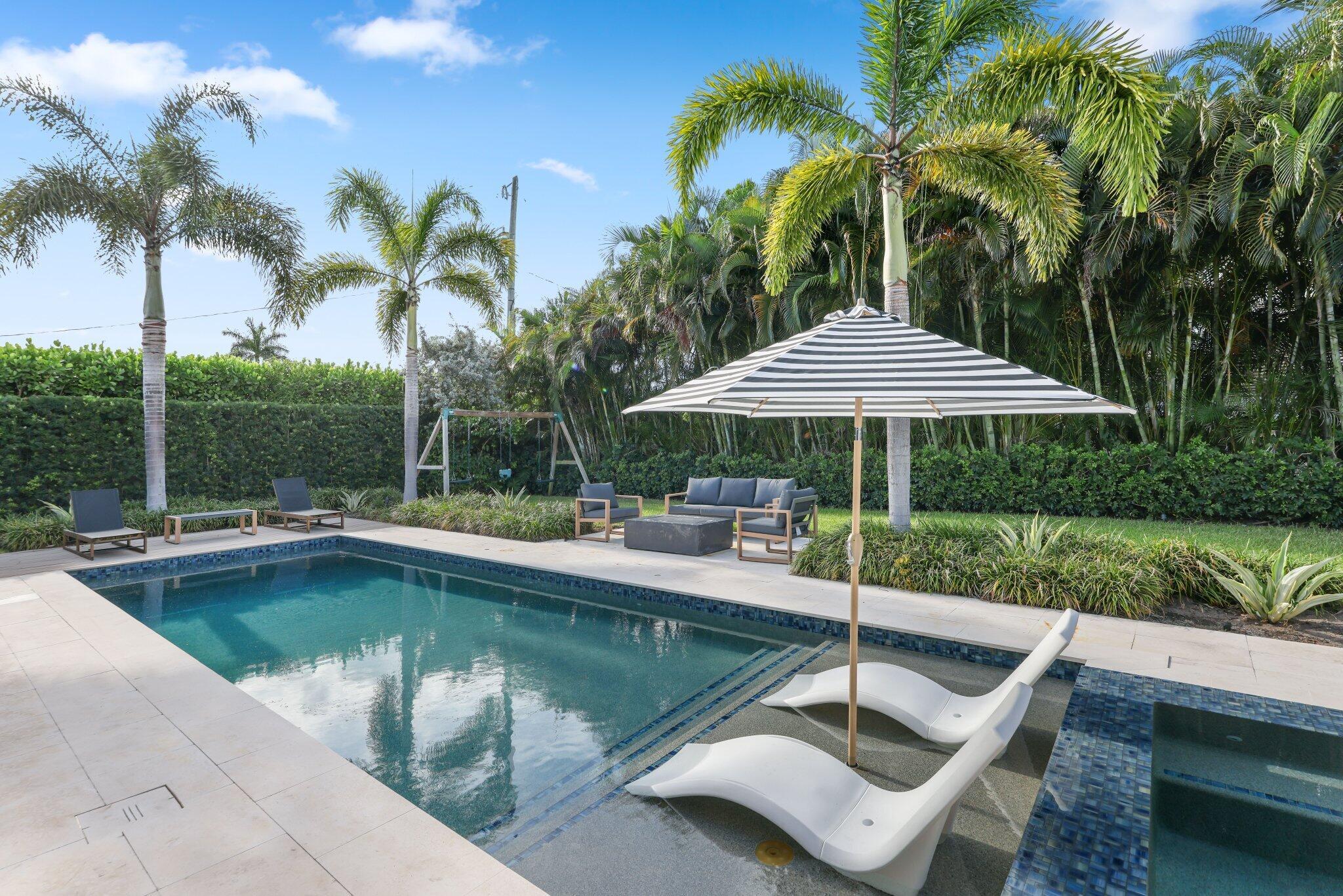 525 Whispering Pines Rd Boynton Beach, FL 33435