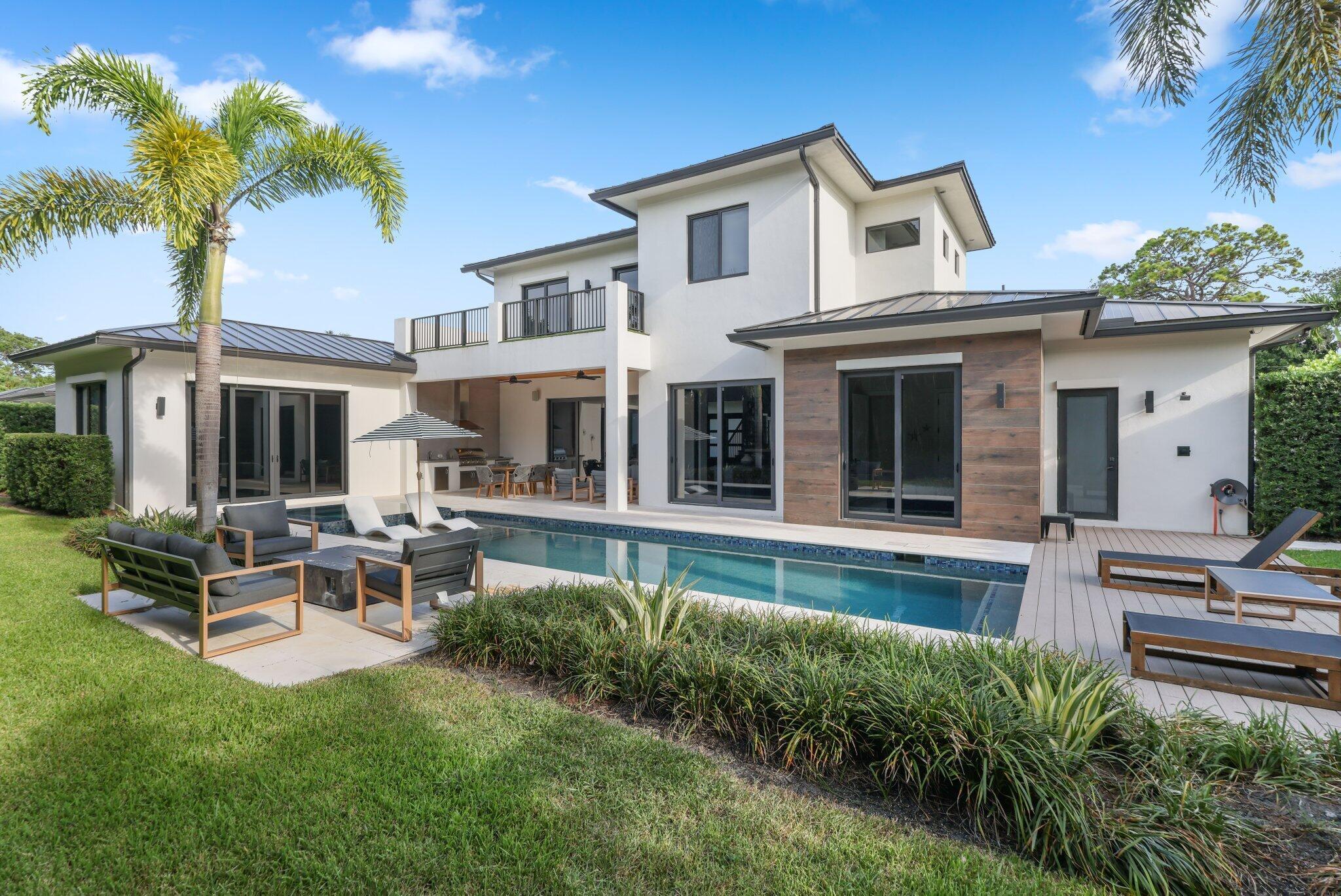 525 Whispering Pines Rd Boynton Beach, FL 33435