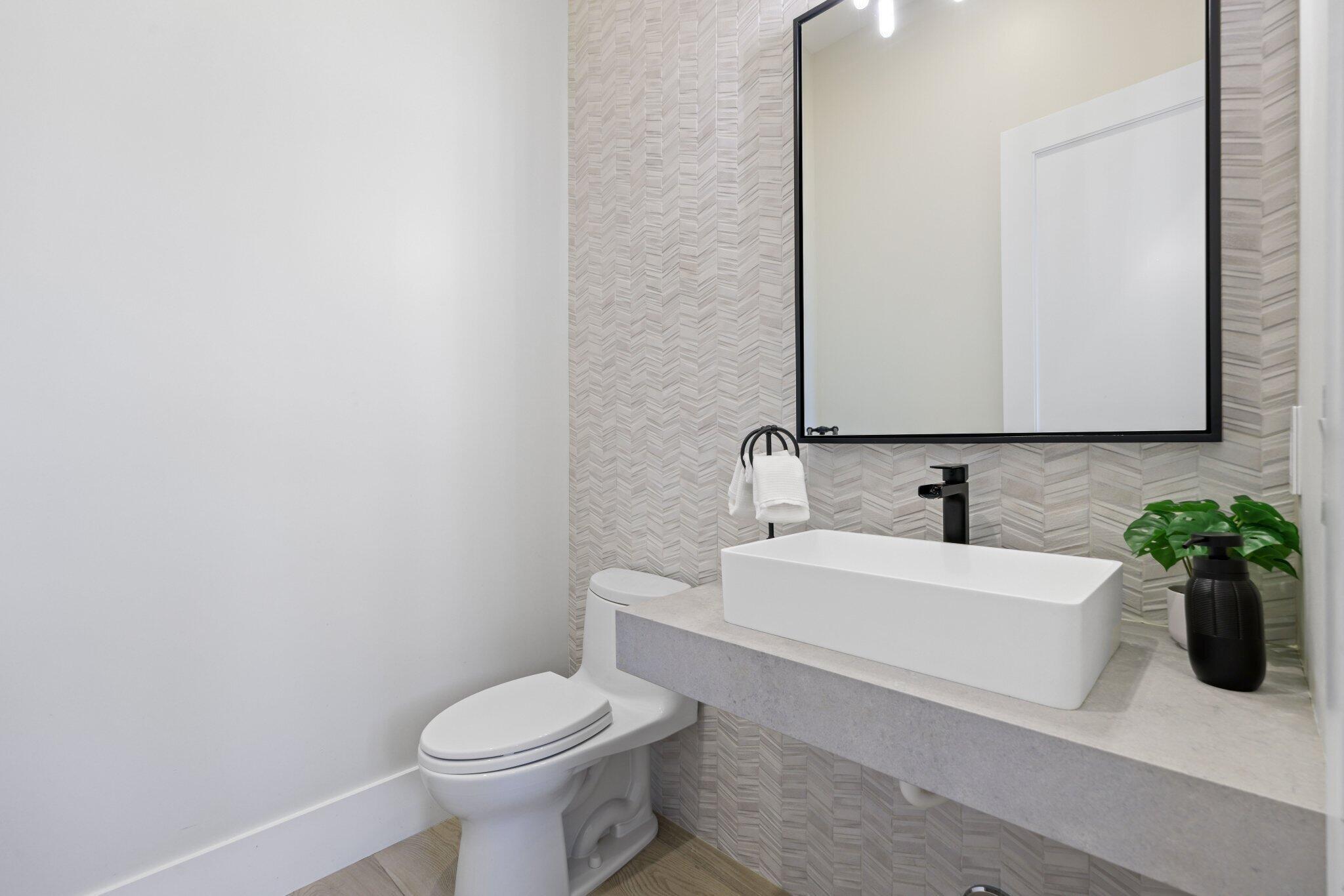 525 Whispering Pines Rd Boynton Beach, FL 33435