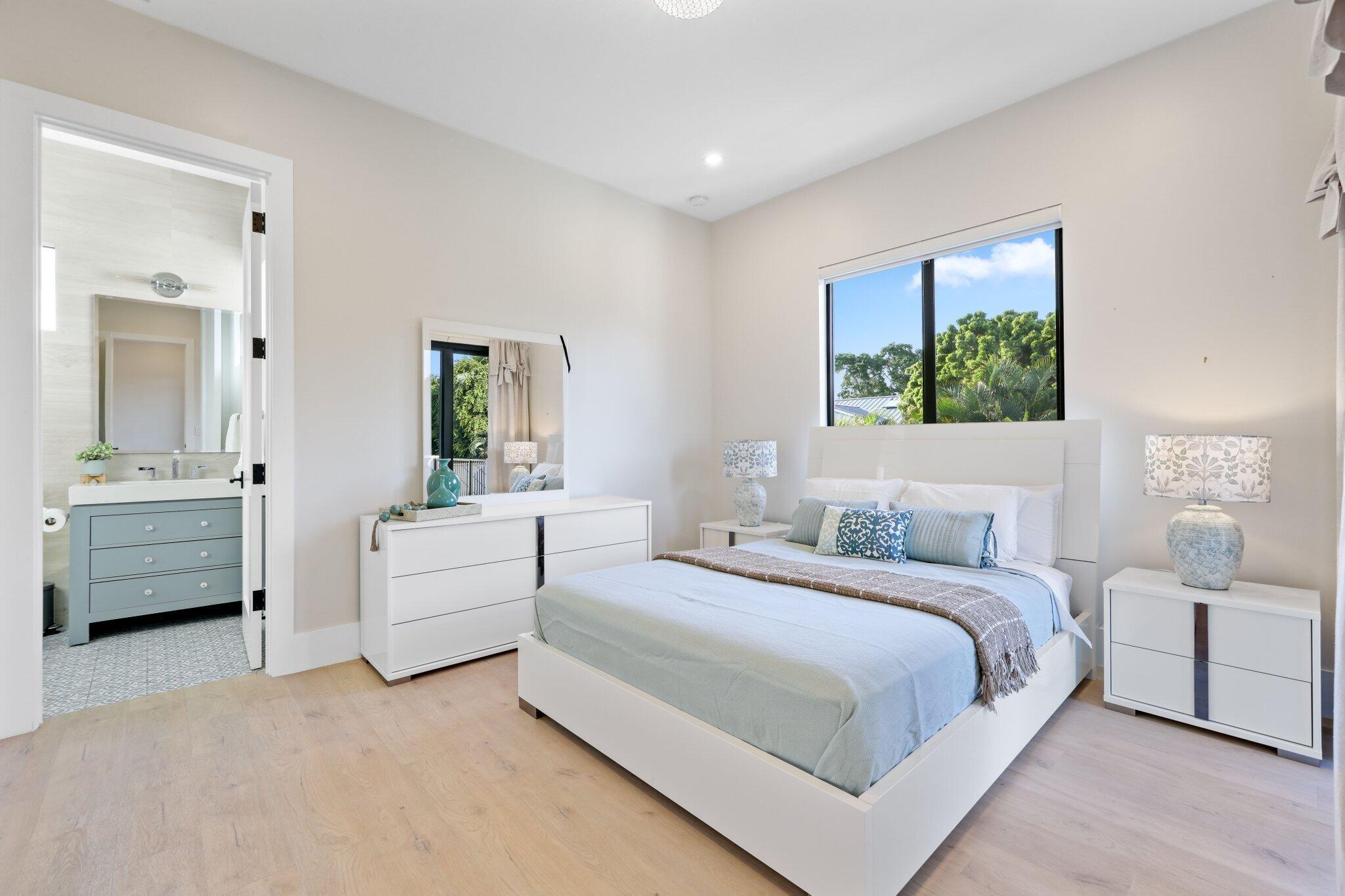 525 Whispering Pines Rd Boynton Beach, FL 33435