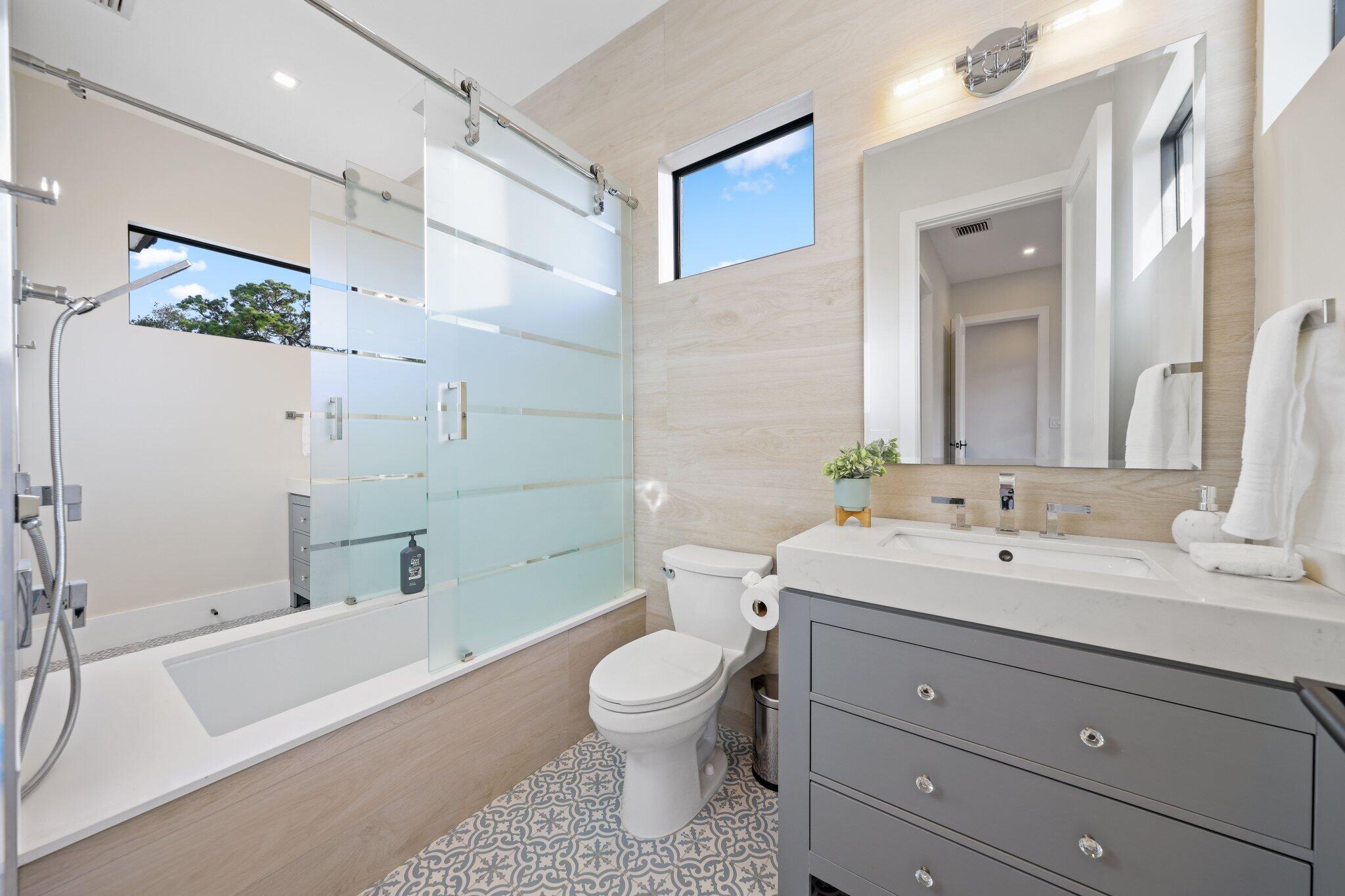 525 Whispering Pines Rd Boynton Beach, FL 33435