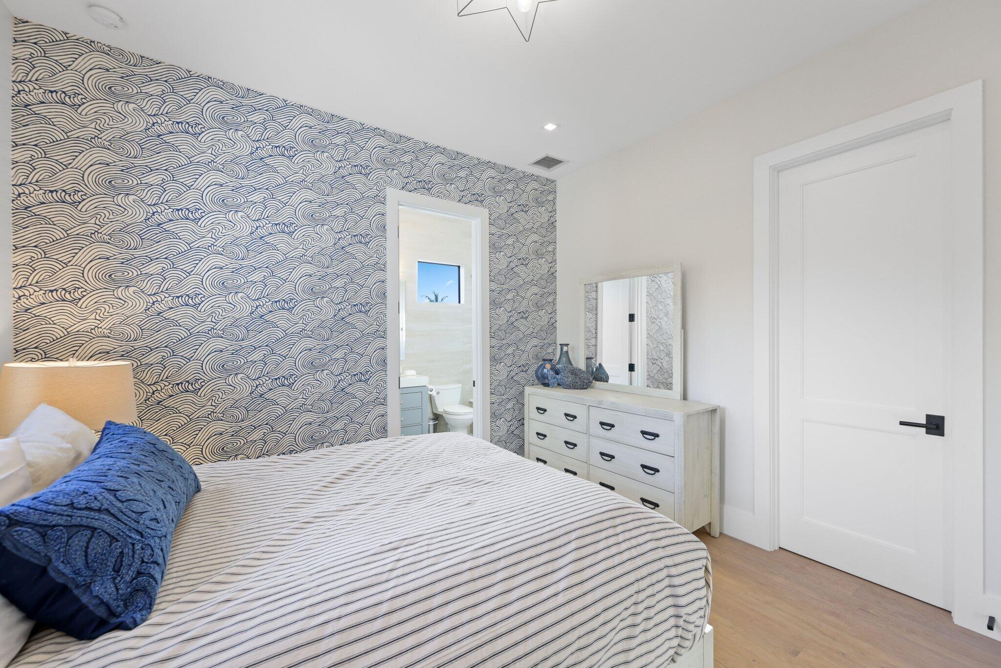 525 Whispering Pines Rd Boynton Beach, FL 33435