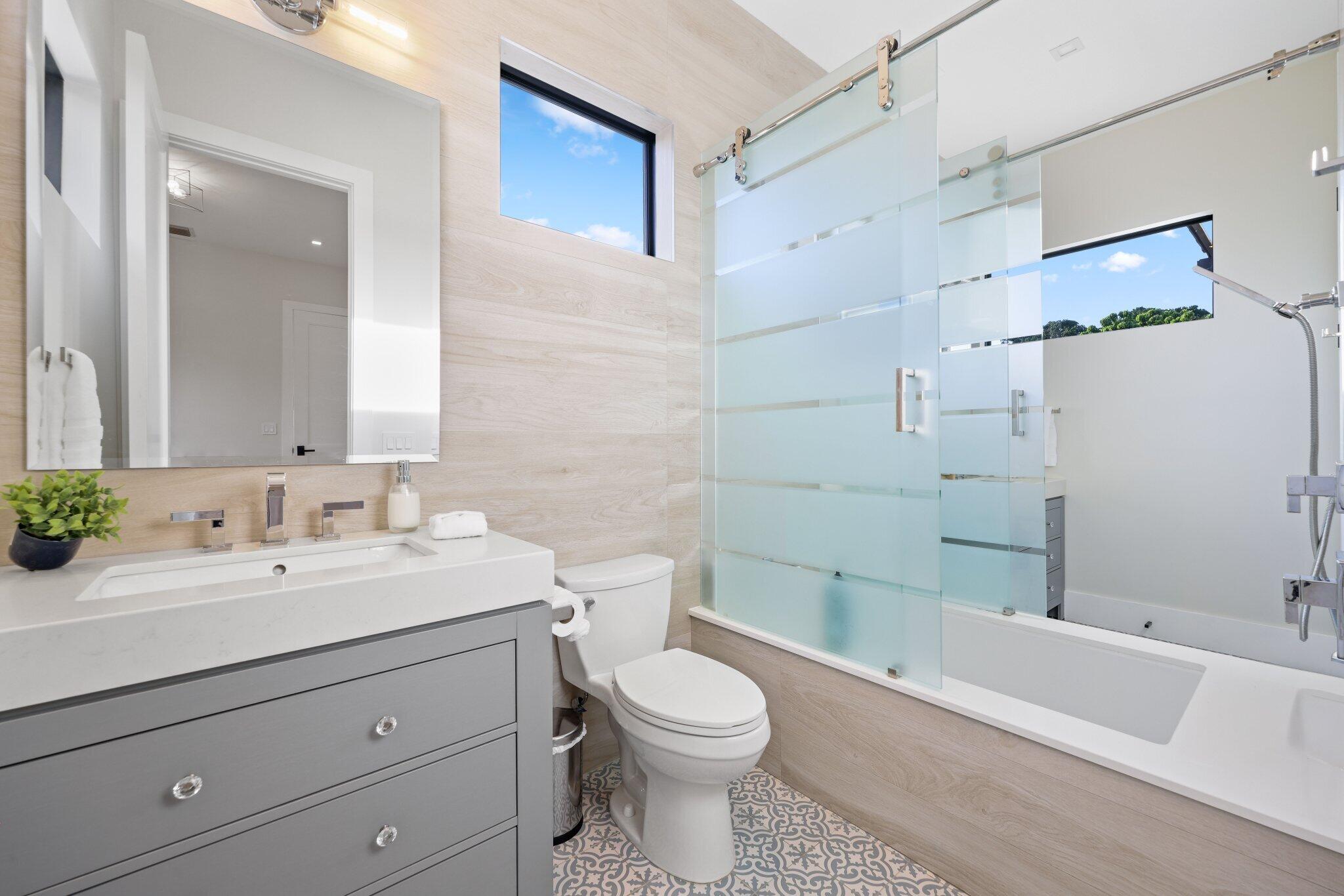 525 Whispering Pines Rd Boynton Beach, FL 33435