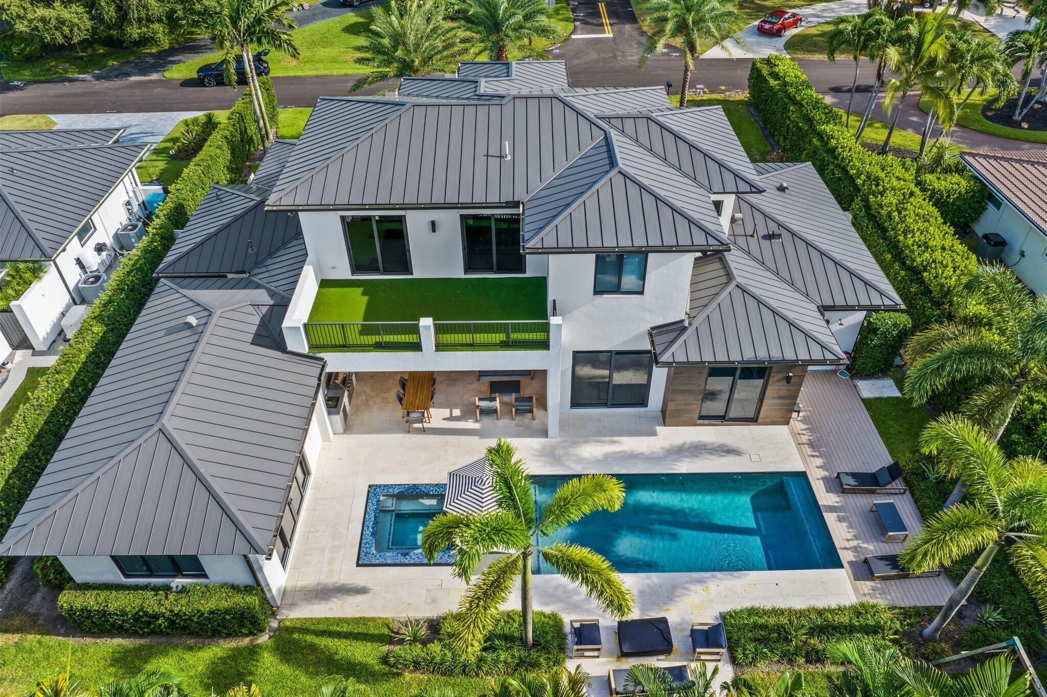 525 Whispering Pines Rd Boynton Beach, FL 33435