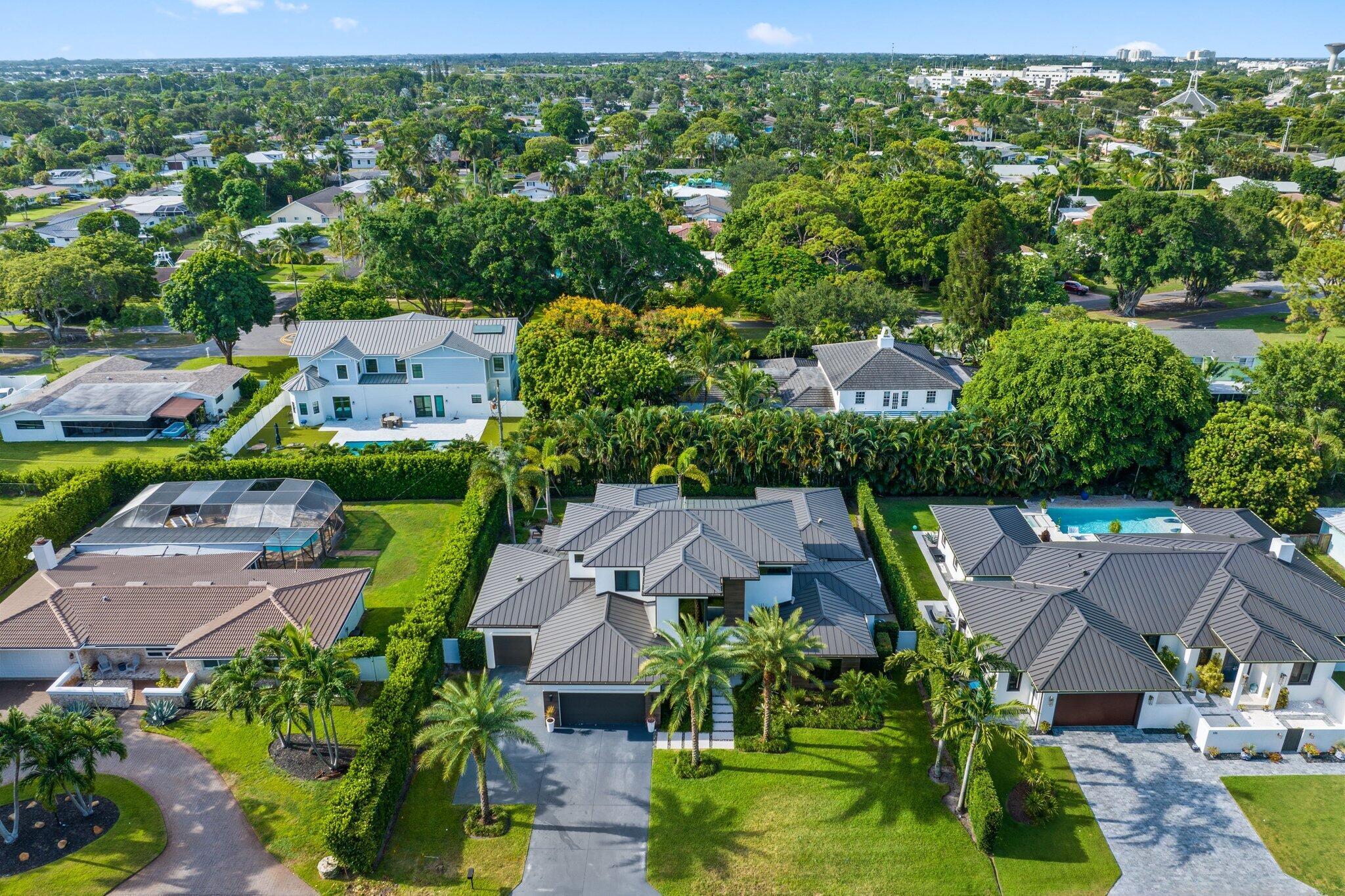 525 Whispering Pines Rd Boynton Beach, FL 33435