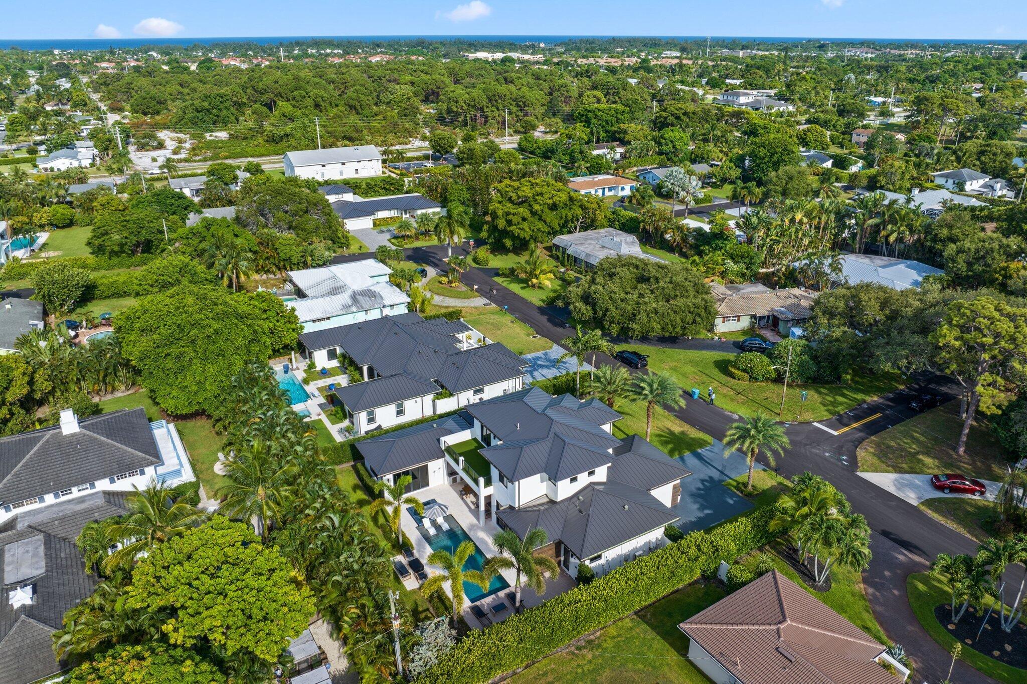 525 Whispering Pines Rd Boynton Beach, FL 33435