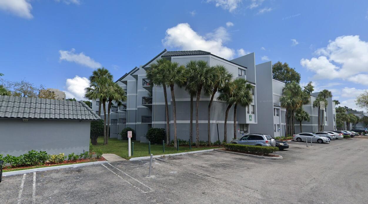 2000 N Congress Ave #211