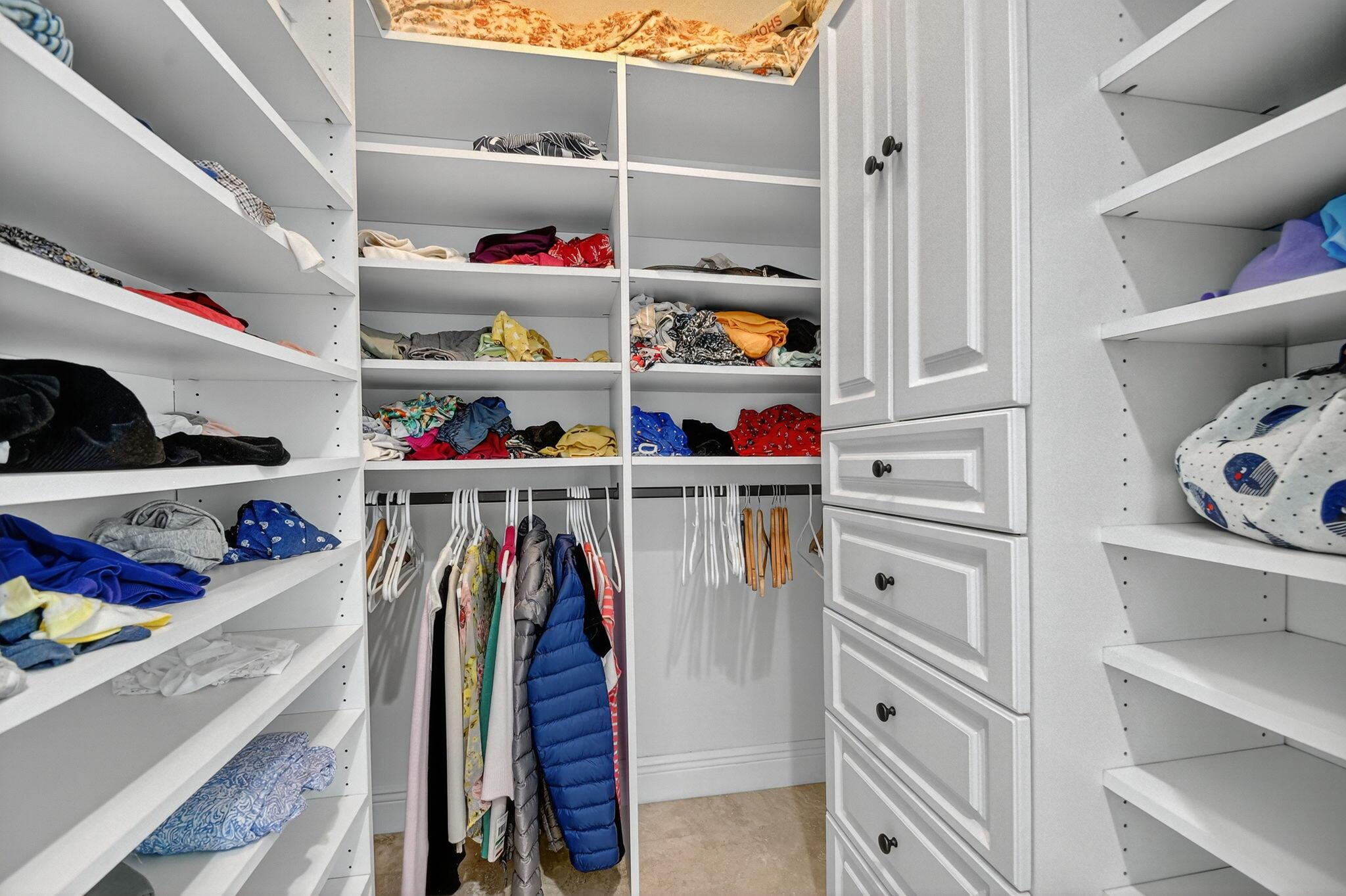 2640 Lake Shr Dr #1710 Riviera Beach, FL 33404