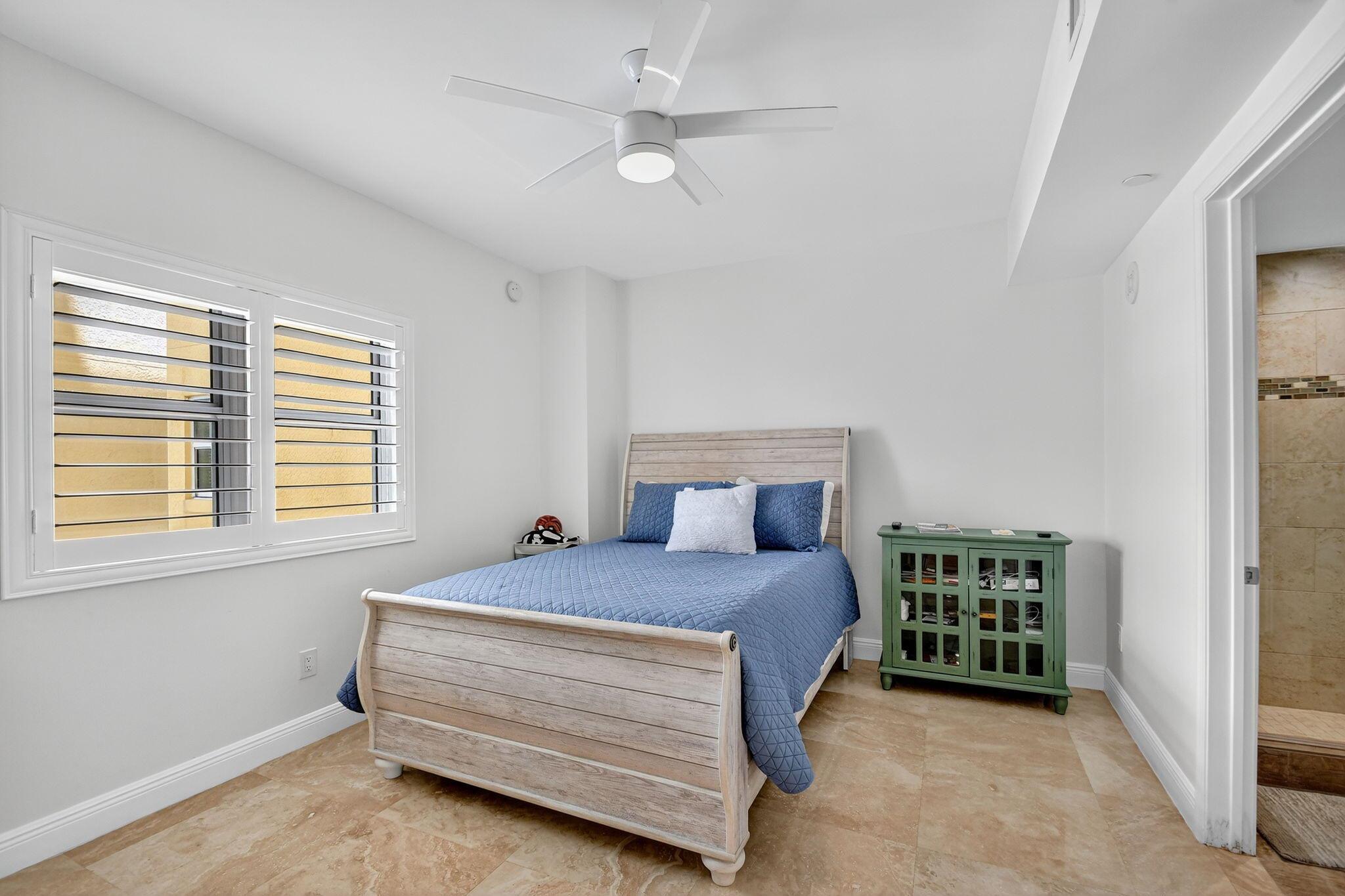 2640 Lake Shr Dr #1710 Riviera Beach, FL 33404