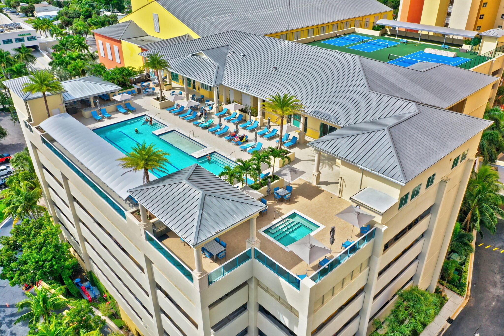 2640 Lake Shr Dr #1710 Riviera Beach, FL 33404