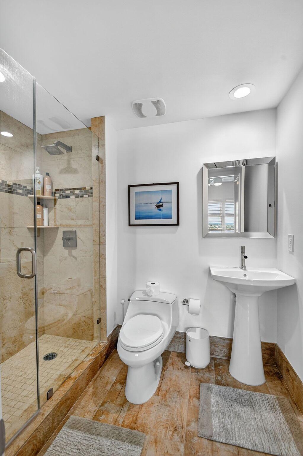 2640 Lake Shr Dr #1710 Riviera Beach, FL 33404