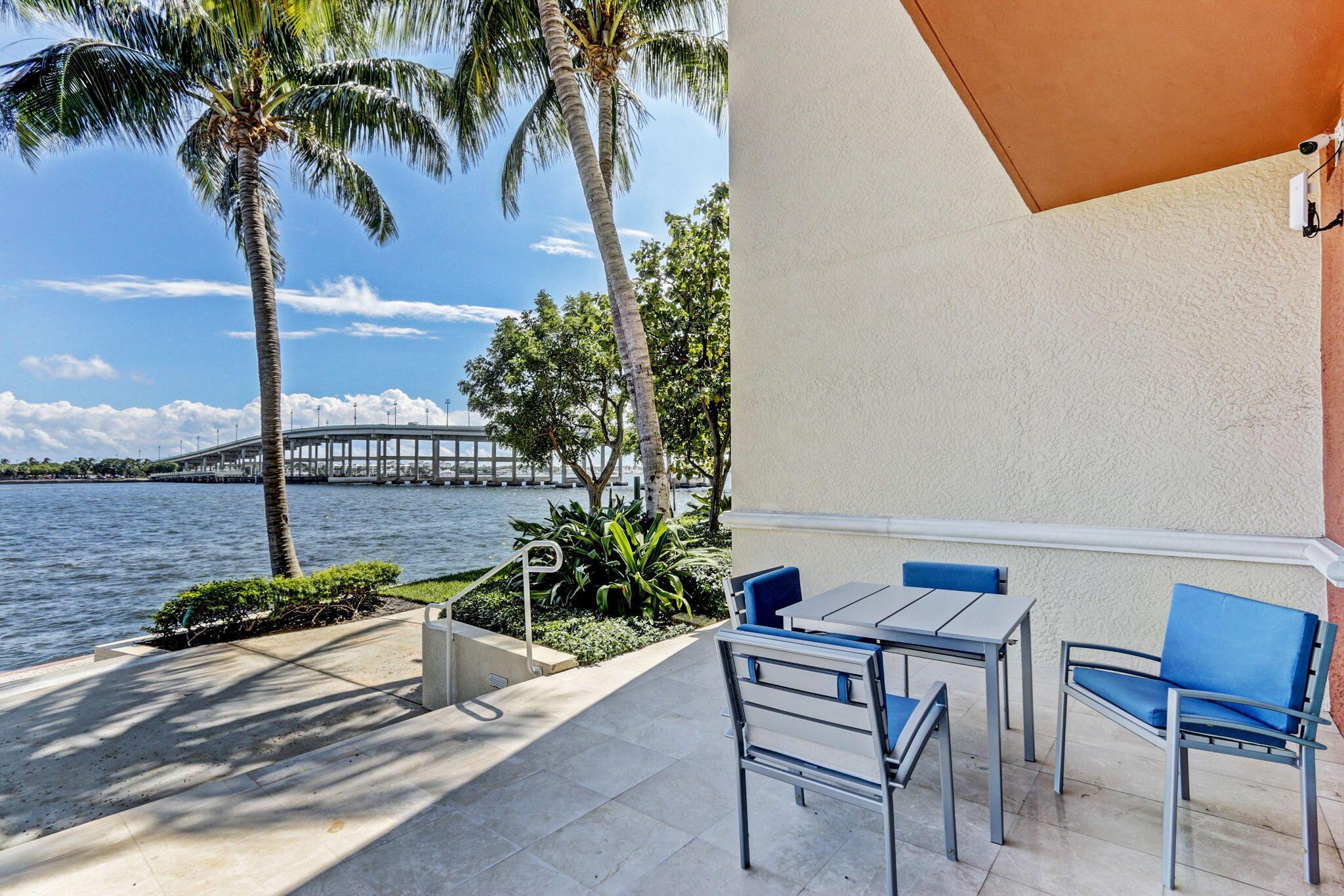 2640 Lake Shr Dr #1710 Riviera Beach, FL 33404