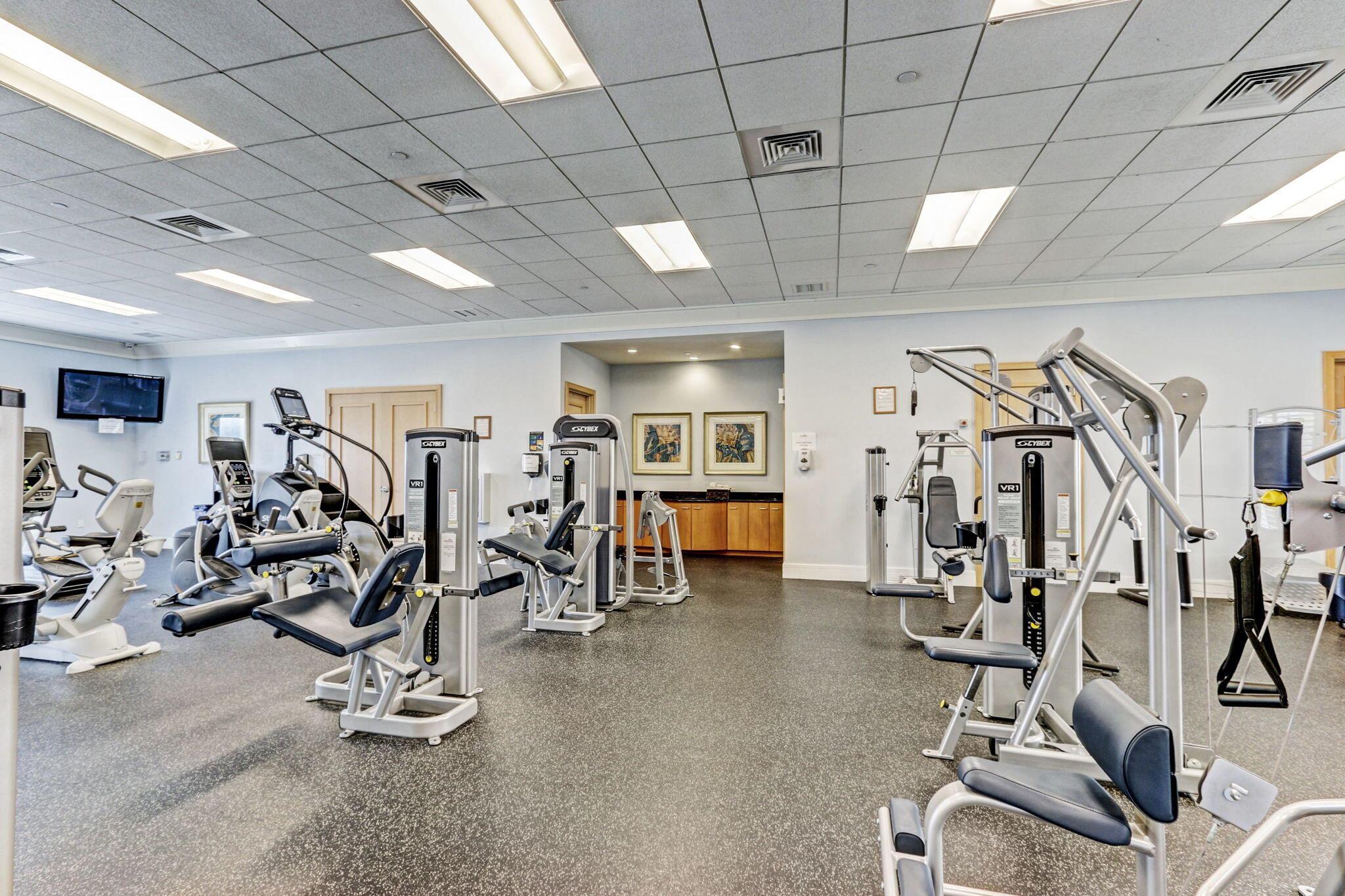 2640 Lake Shr Dr #1710 Riviera Beach, FL 33404