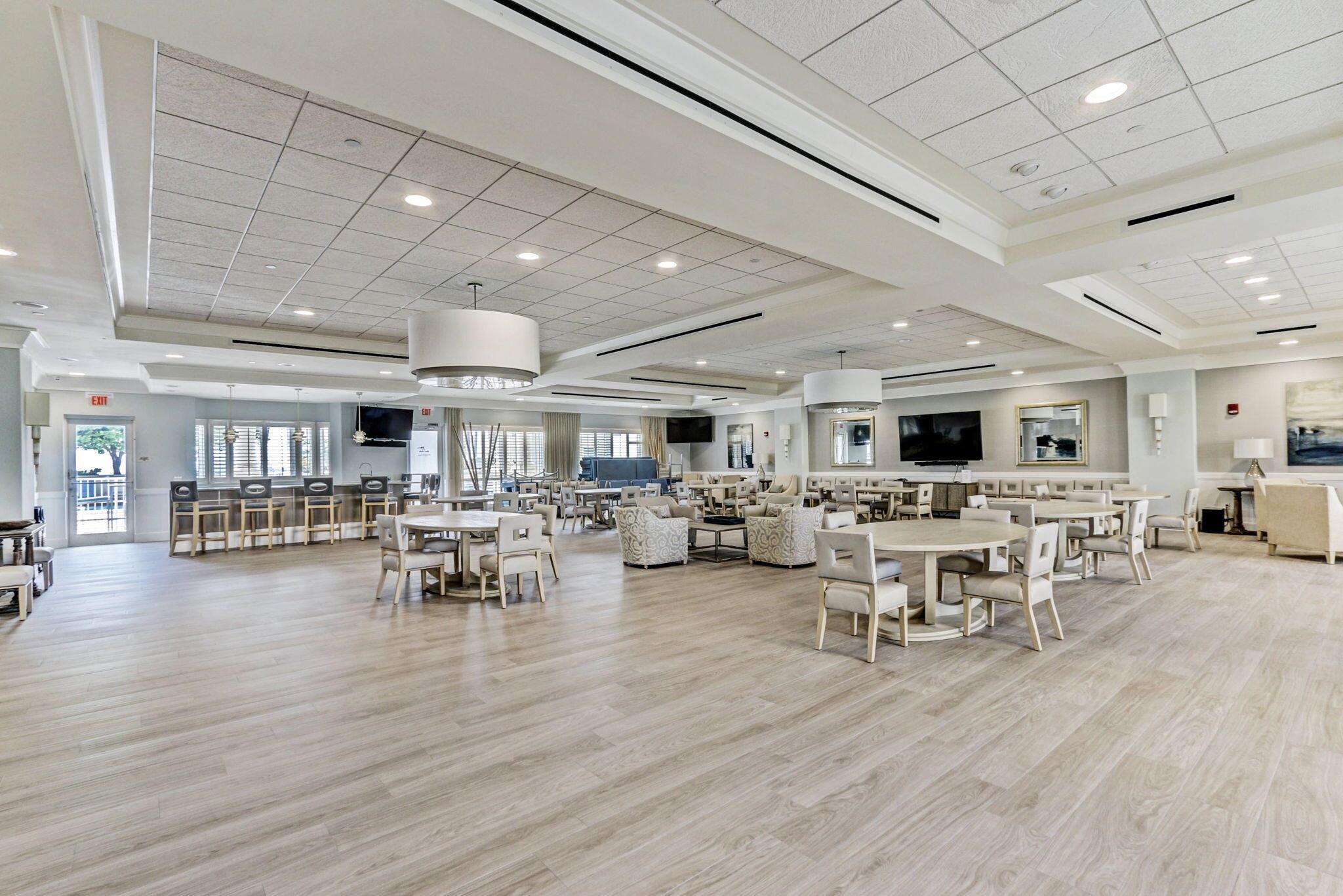 2640 Lake Shr Dr #1710 Riviera Beach, FL 33404