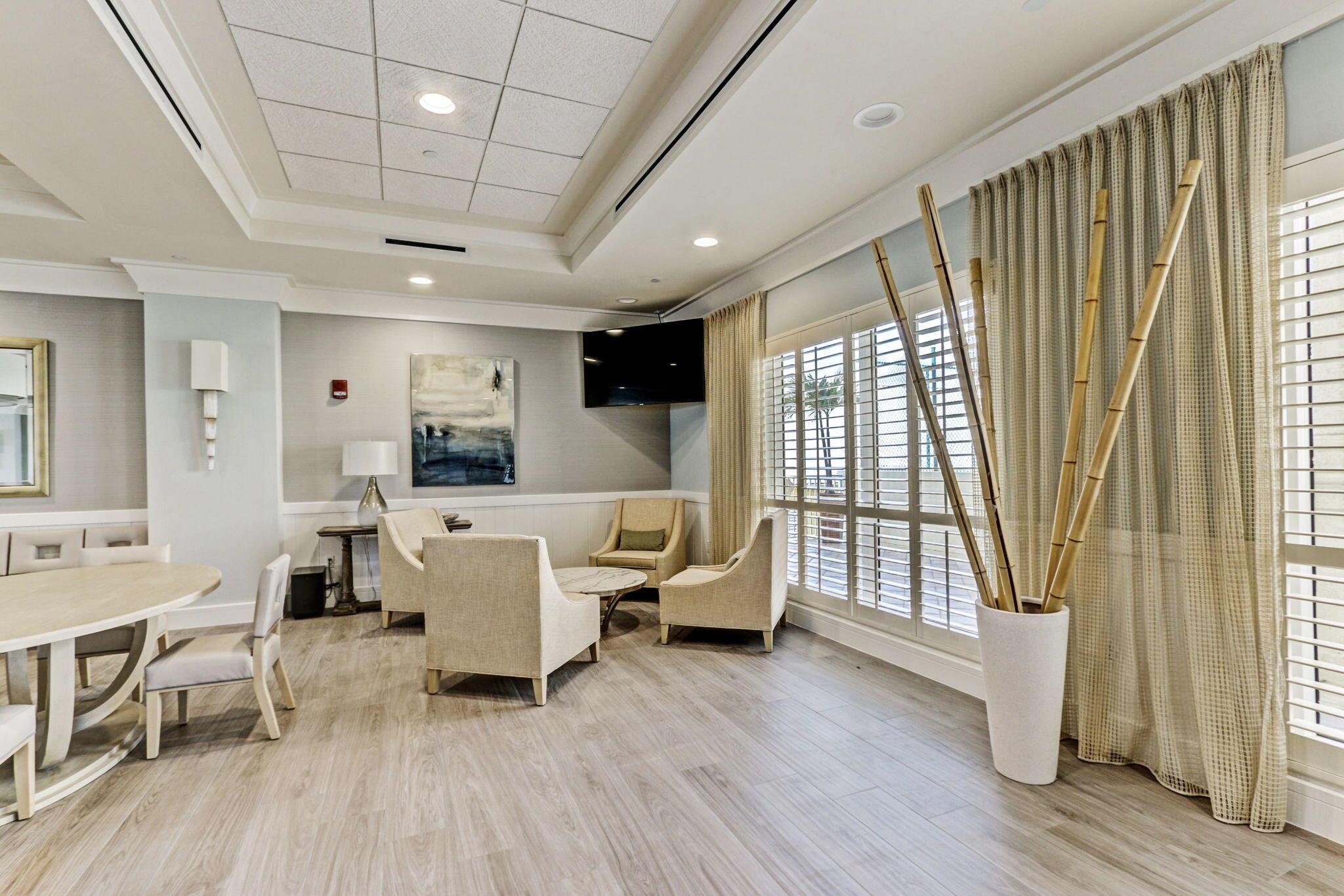 2640 Lake Shr Dr #1710 Riviera Beach, FL 33404