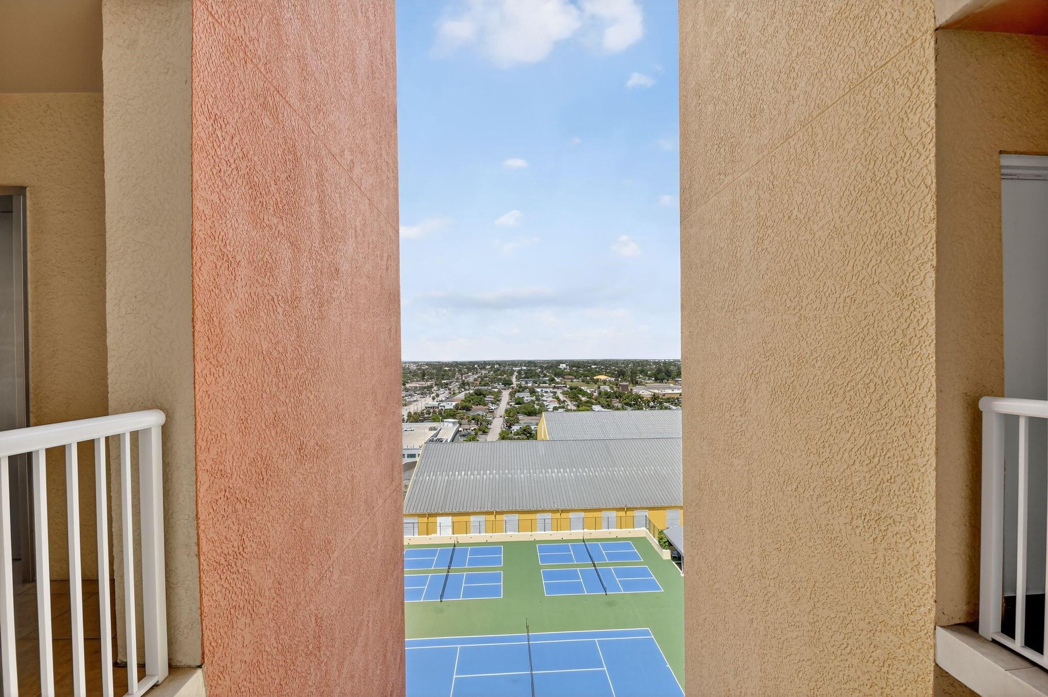 2640 Lake Shr Dr #1710 Riviera Beach, FL 33404