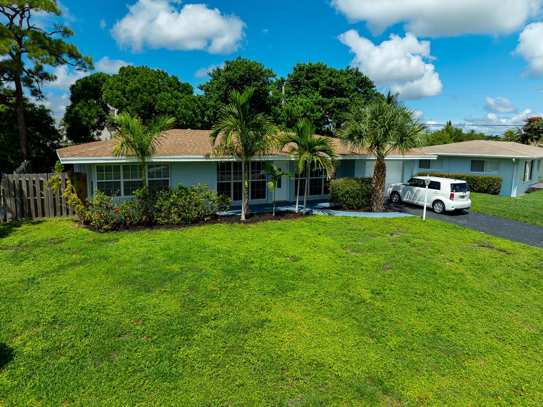 827 SE 10th Ter