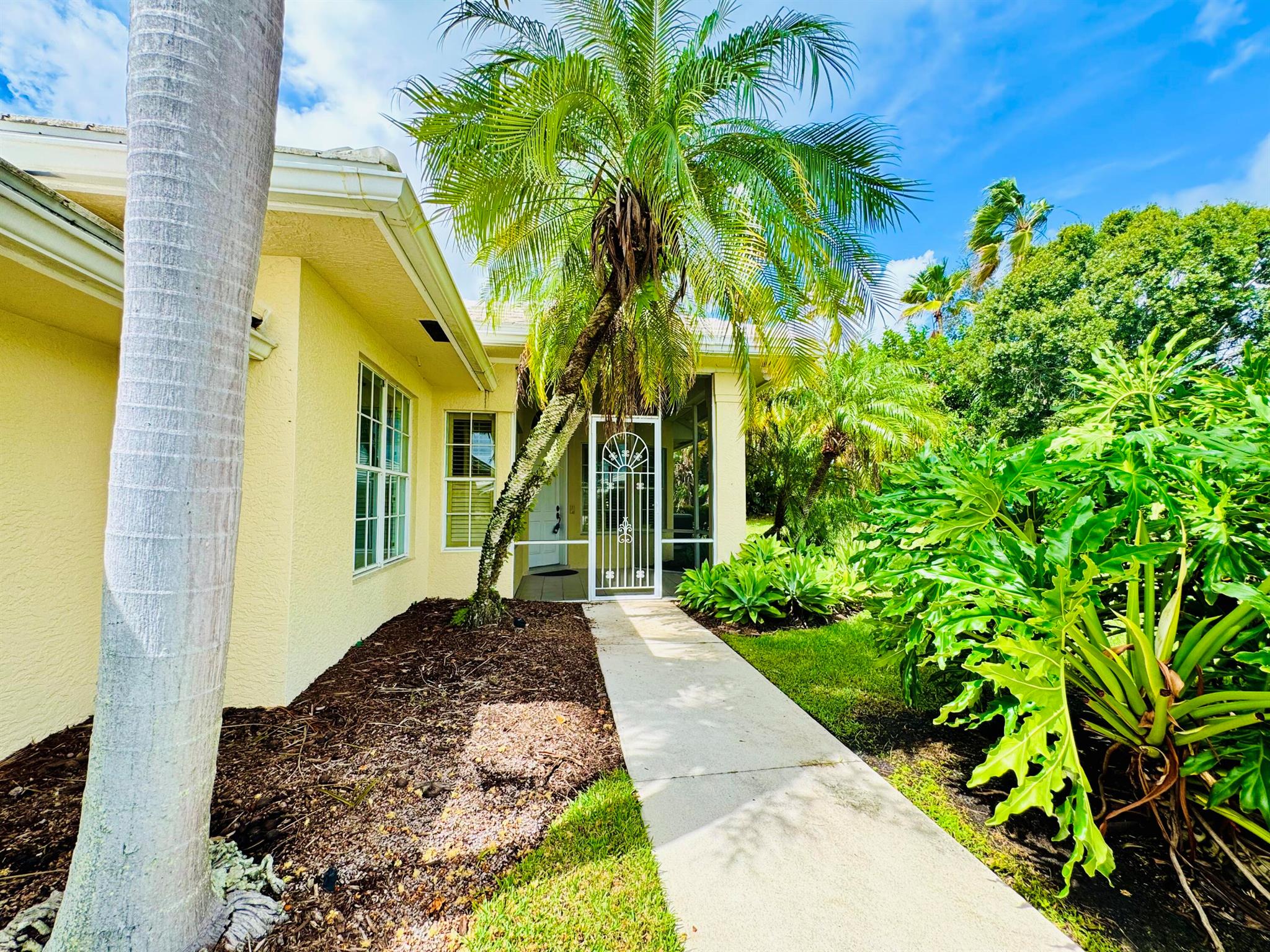 406 SW Fairway Lndg