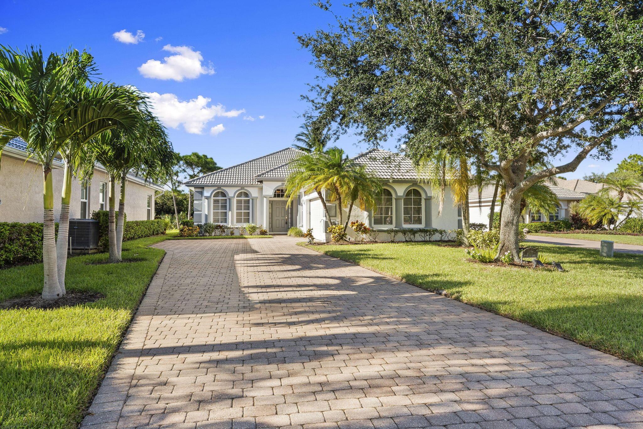 4607 NW Red Bay Cir