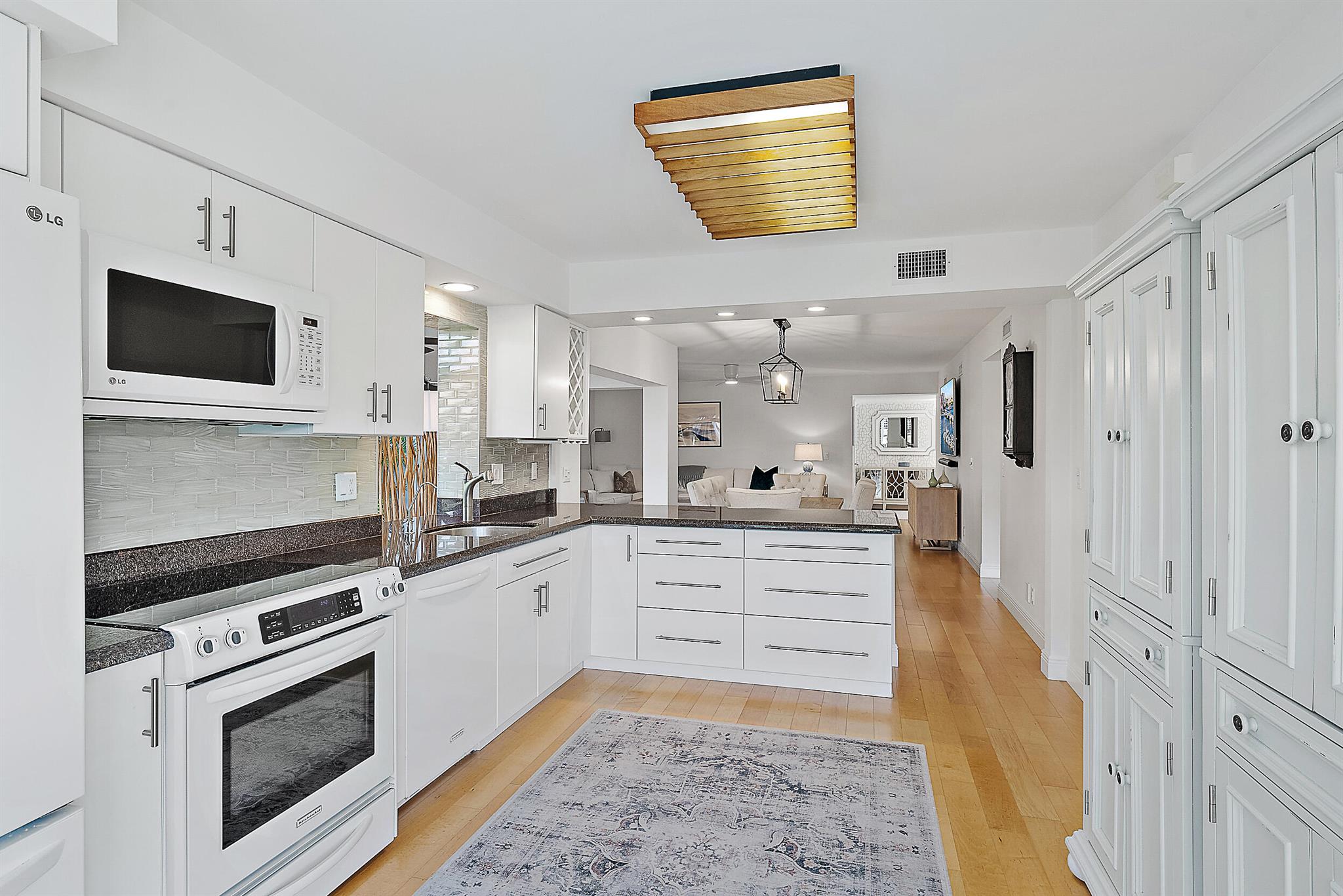 16647 Traders Xing #126 Jupiter, FL 33477