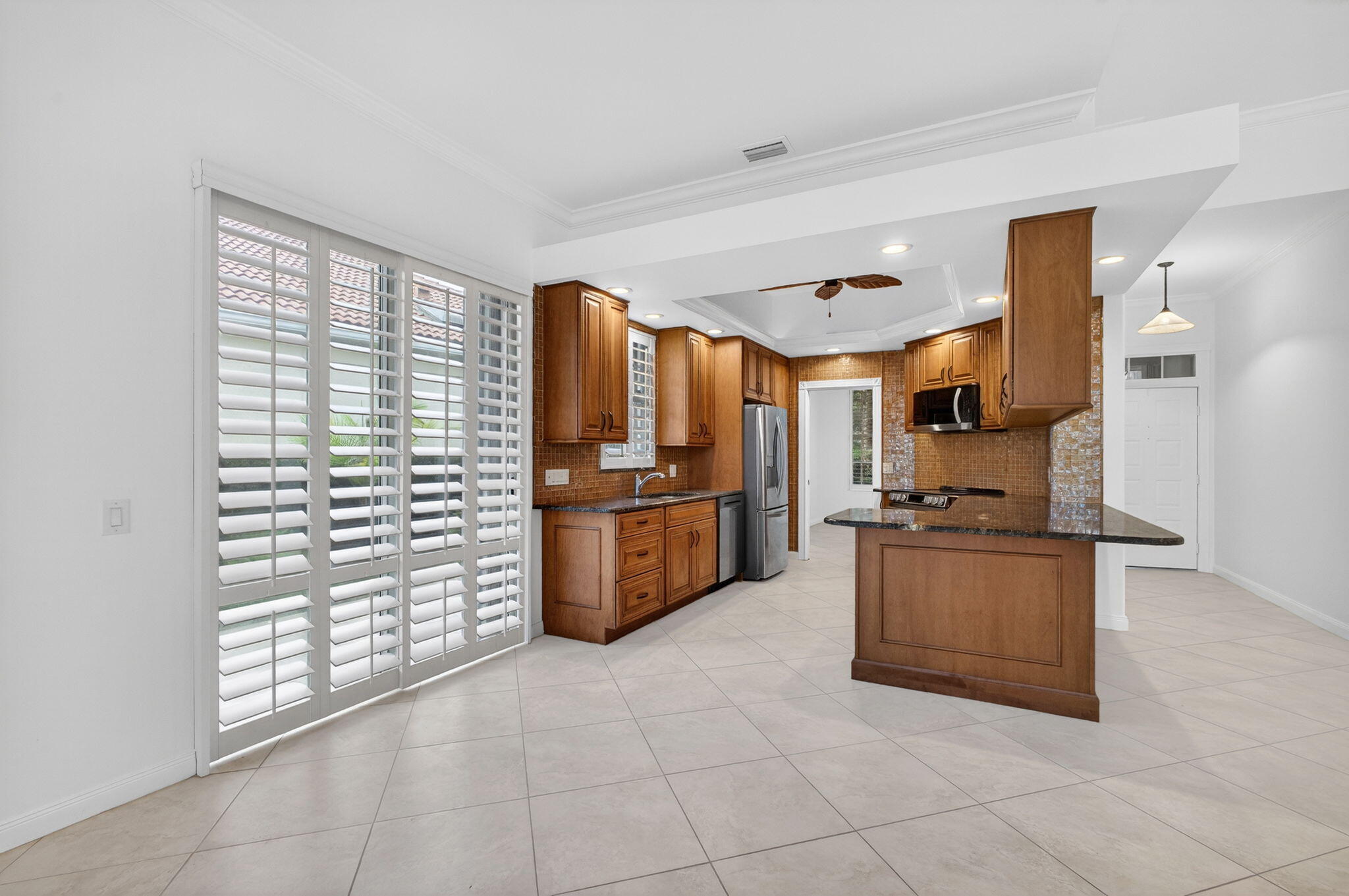 520 E Tall Oaks Dr Palm Beach Gardens, FL 33410