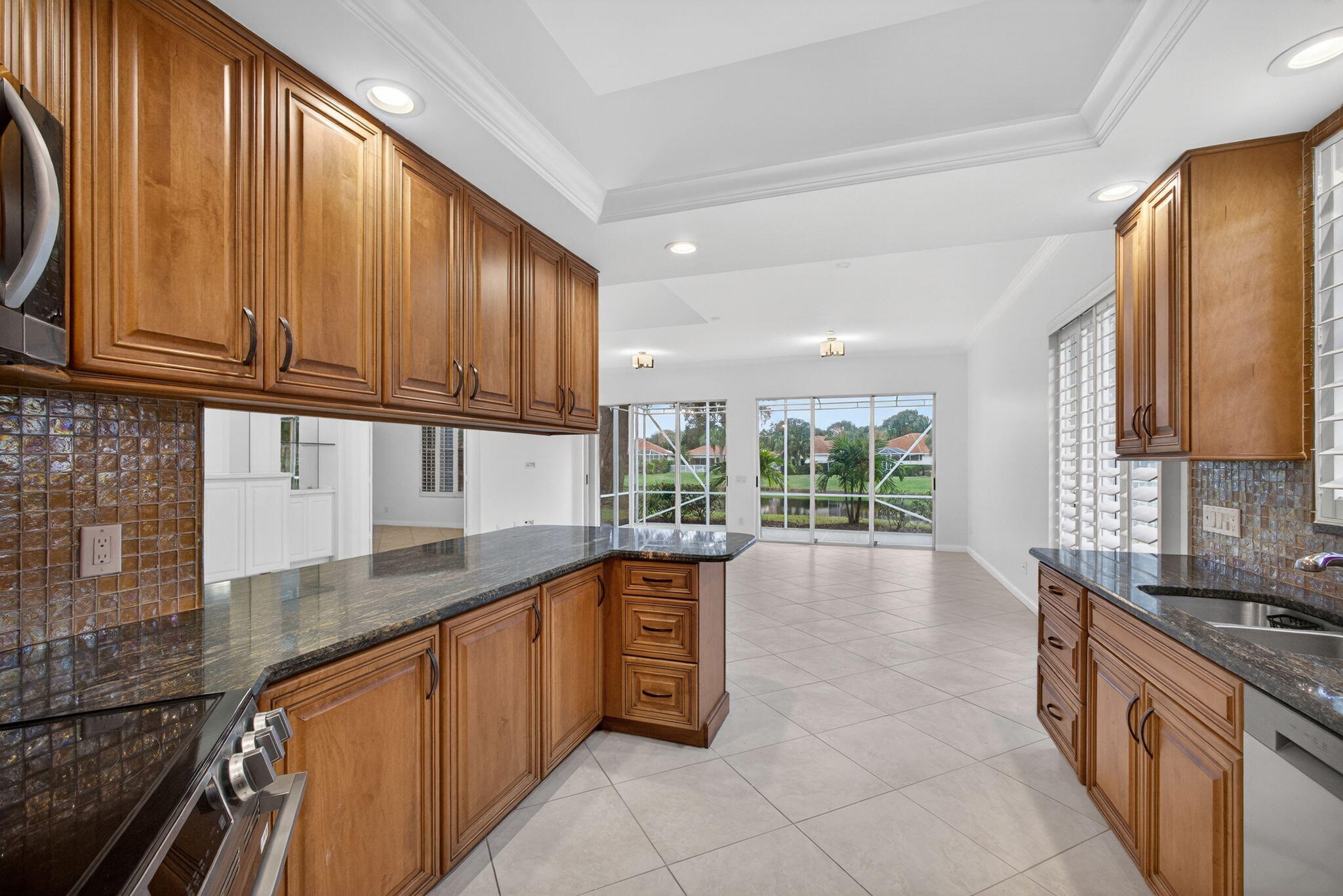 520 E Tall Oaks Dr Palm Beach Gardens, FL 33410