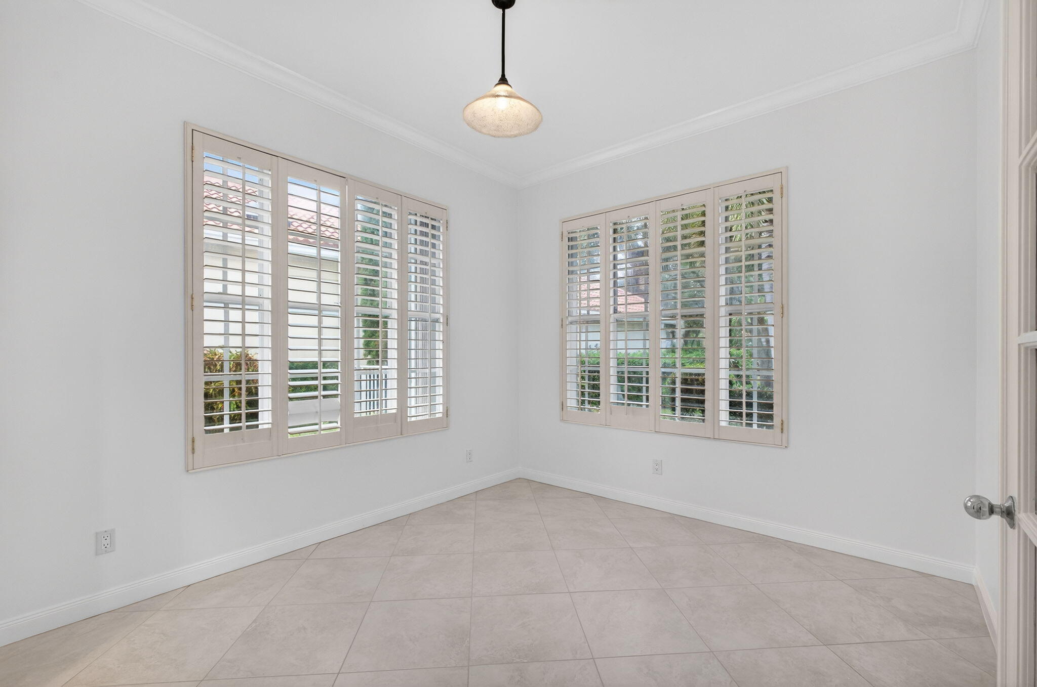 520 E Tall Oaks Dr Palm Beach Gardens, FL 33410