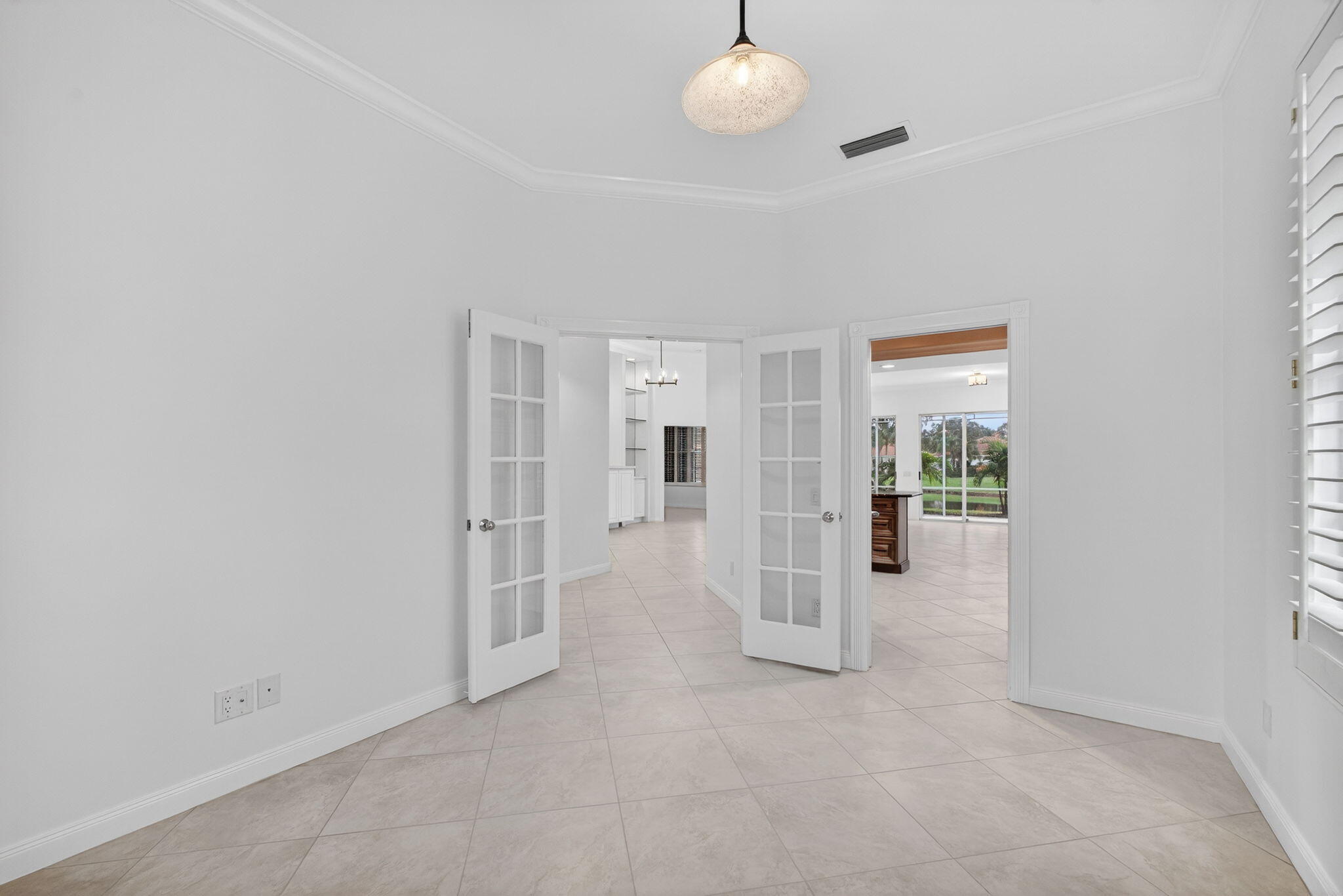 520 E Tall Oaks Dr Palm Beach Gardens, FL 33410