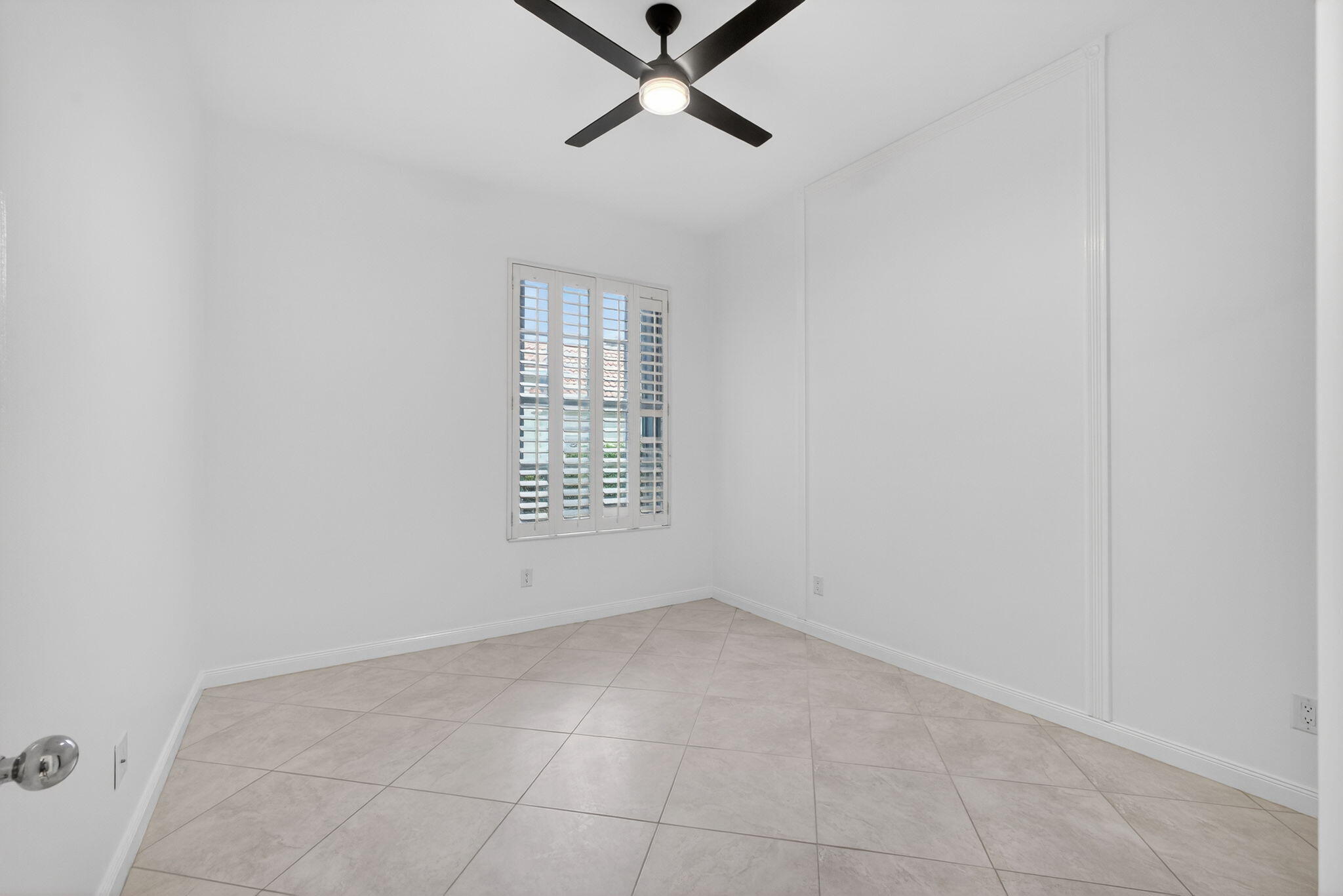 520 E Tall Oaks Dr Palm Beach Gardens, FL 33410