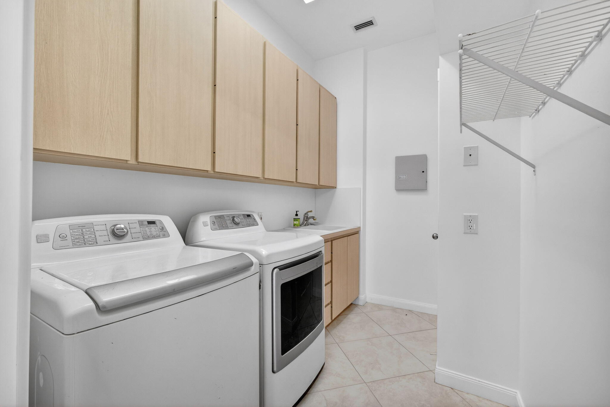 520 E Tall Oaks Dr Palm Beach Gardens, FL 33410