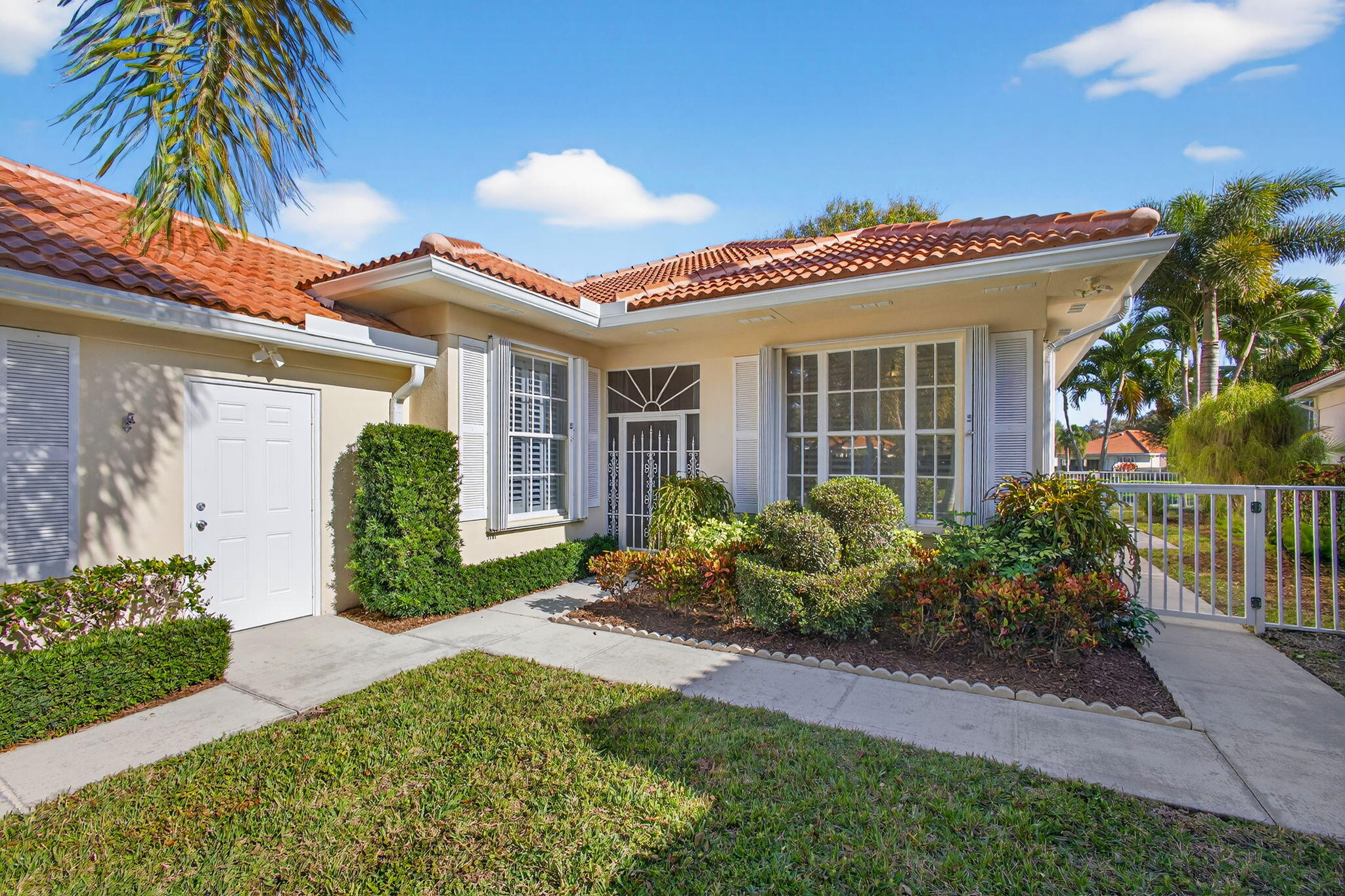 520 E Tall Oaks Dr Palm Beach Gardens, FL 33410