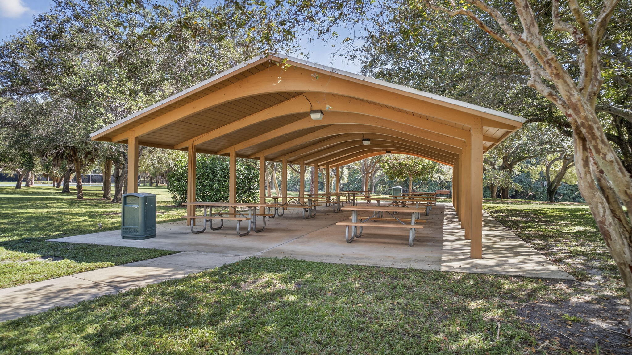 520 E Tall Oaks Dr Palm Beach Gardens, FL 33410