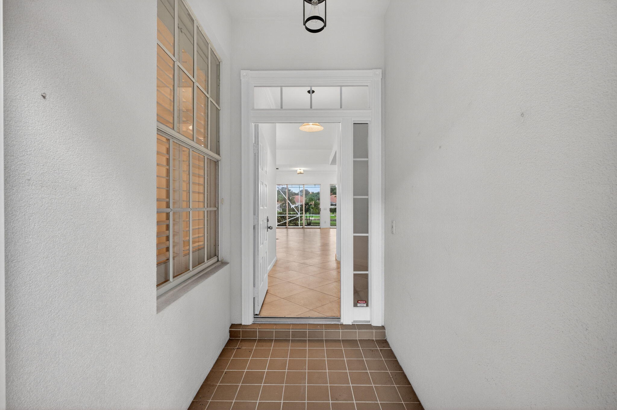 520 E Tall Oaks Dr Palm Beach Gardens, FL 33410