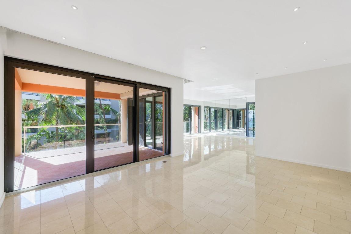 2 N Breakers Row #S32 Palm Beach, FL 33480