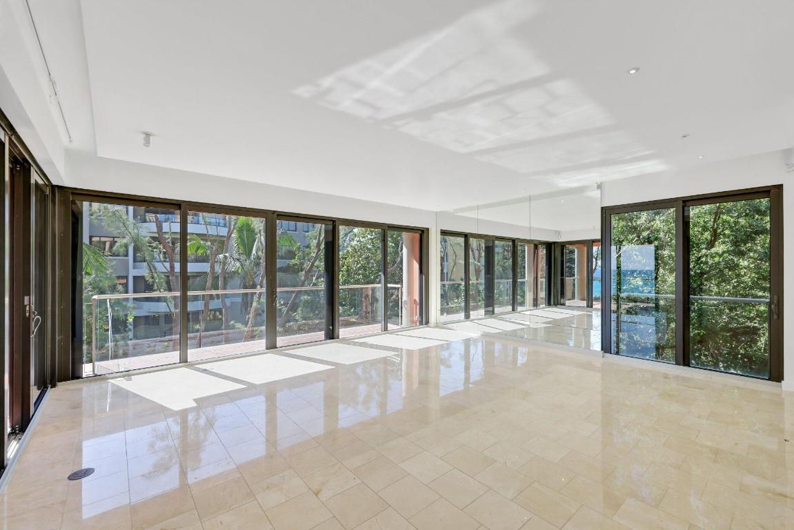 2 N Breakers Row #S32 Palm Beach, FL 33480