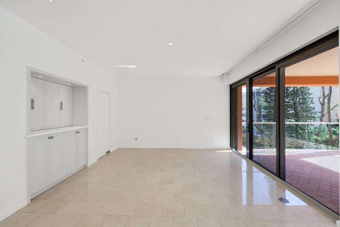 2 N Breakers Row #S32 Palm Beach, FL 33480