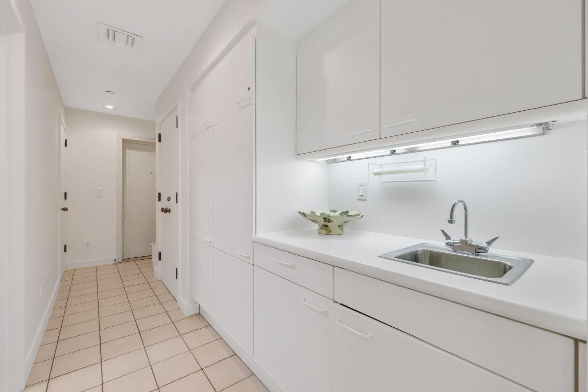 2 N Breakers Row #S32 Palm Beach, FL 33480