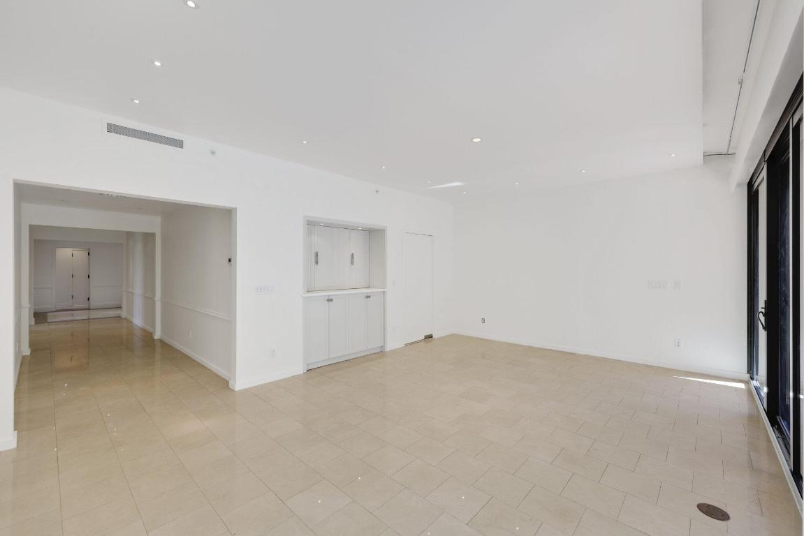 2 N Breakers Row #S32 Palm Beach, FL 33480