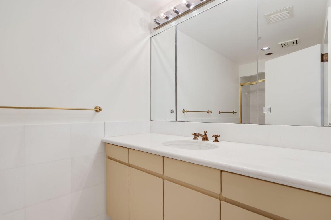 2 N Breakers Row #S32 Palm Beach, FL 33480