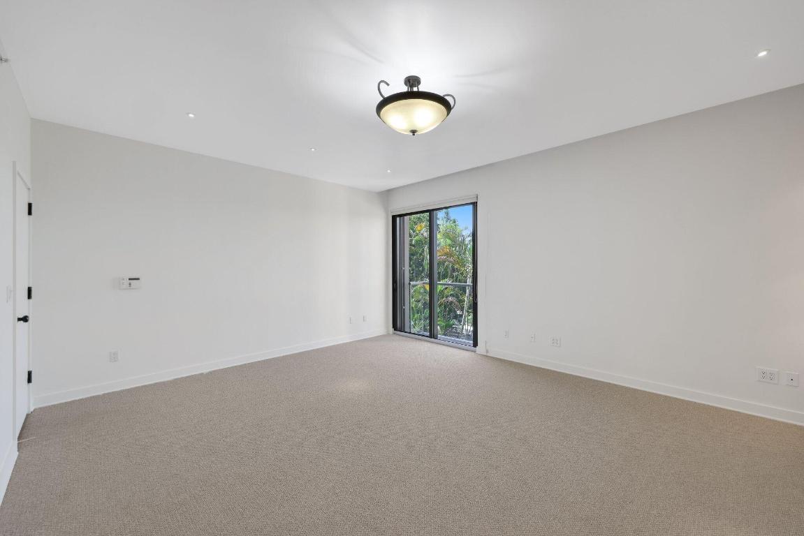 2 N Breakers Row #S32 Palm Beach, FL 33480