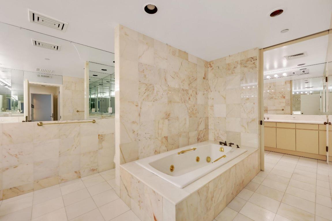 2 N Breakers Row #S32 Palm Beach, FL 33480