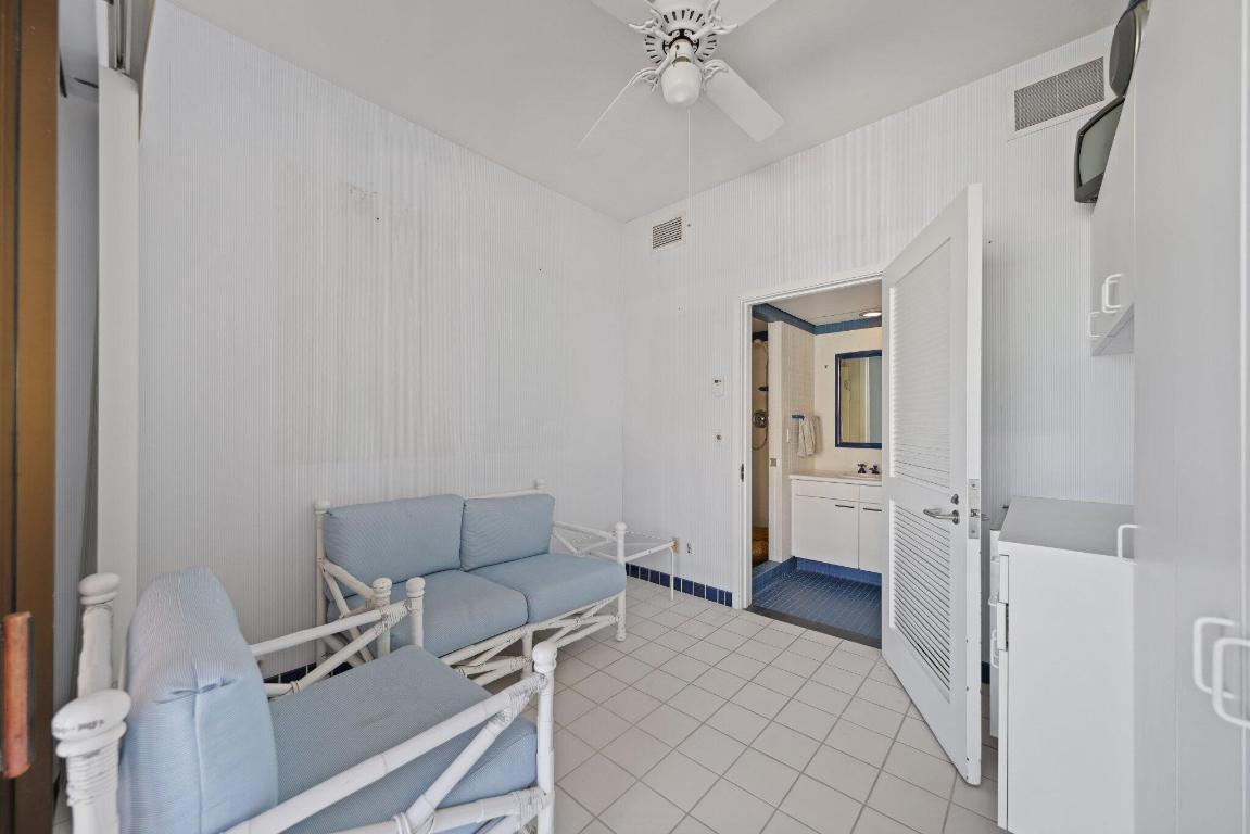2 N Breakers Row #S32 Palm Beach, FL 33480