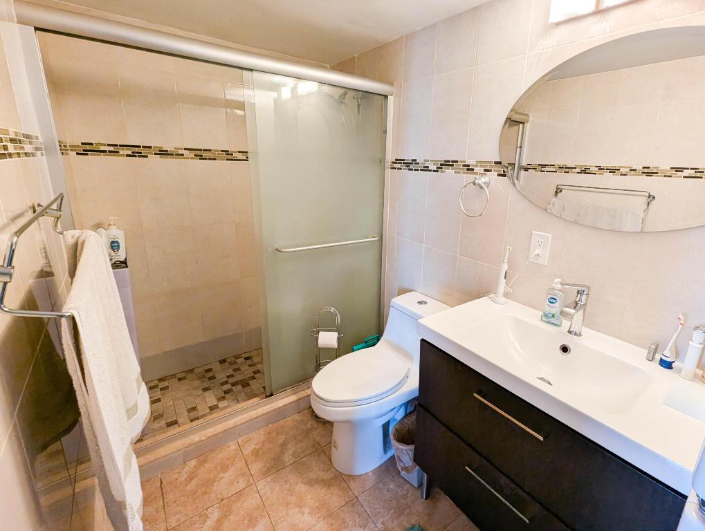 image Winston Towers 700 Condo15